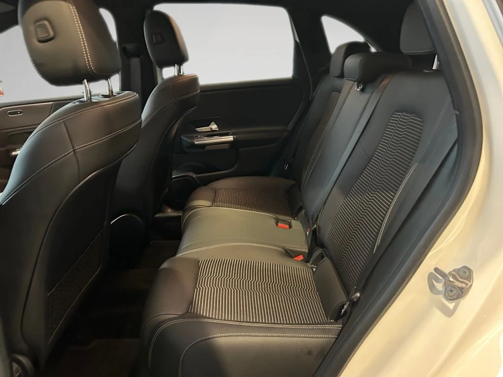 Mercedes-Benz-B-Klasse 220-image-8