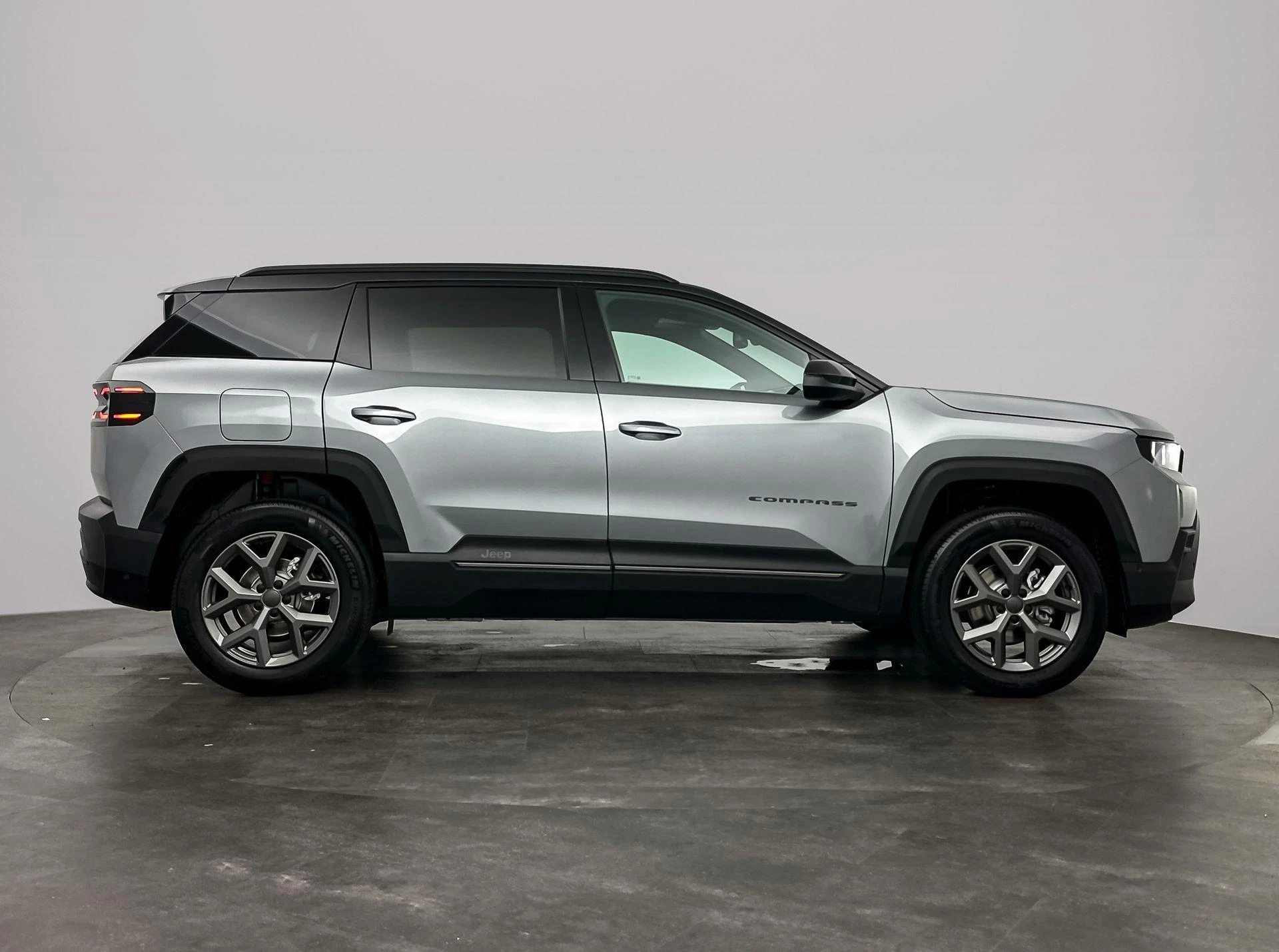 Jeep-Compass-image-4