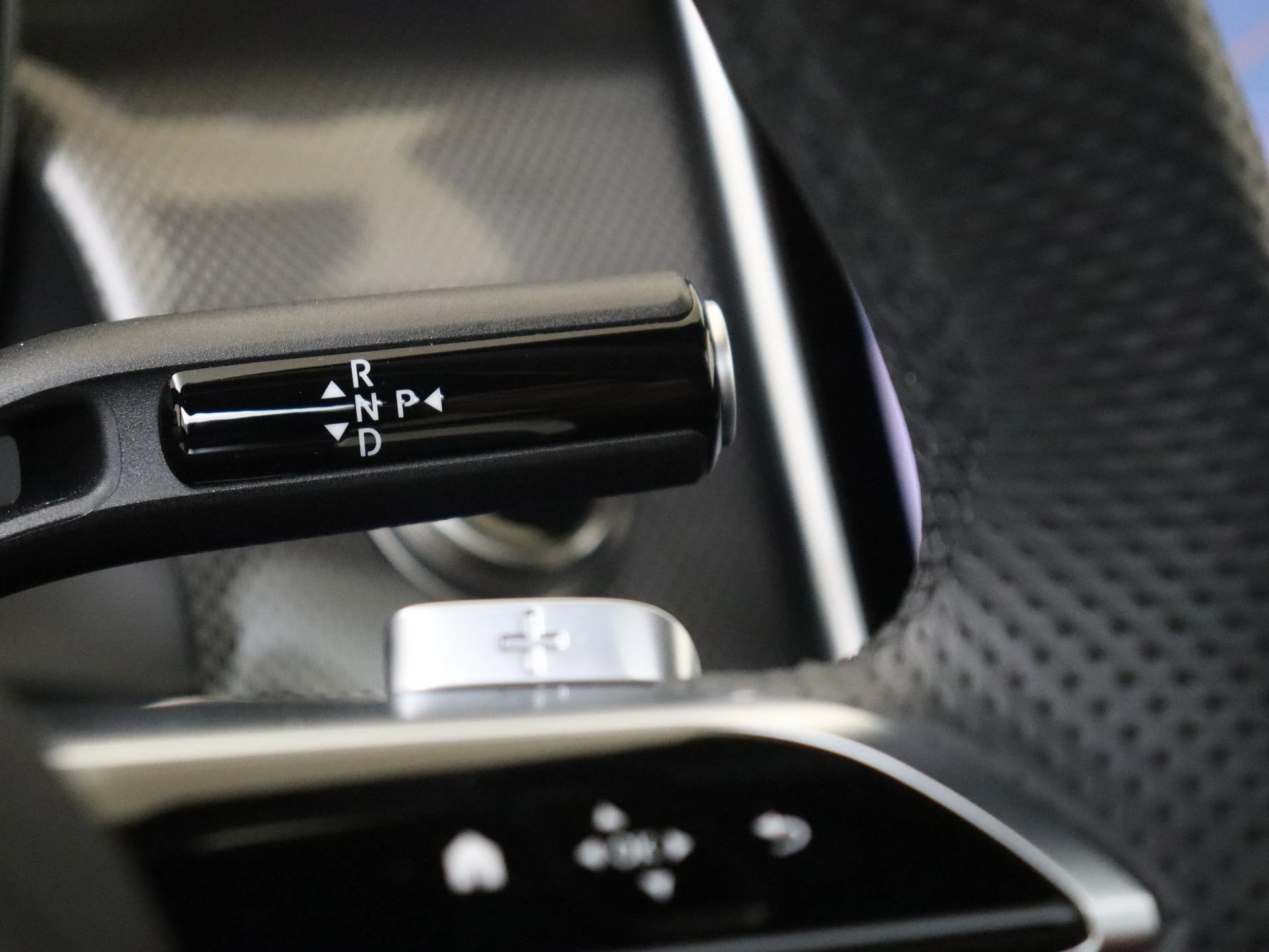 Mercedes-Benz-GLC-image-14