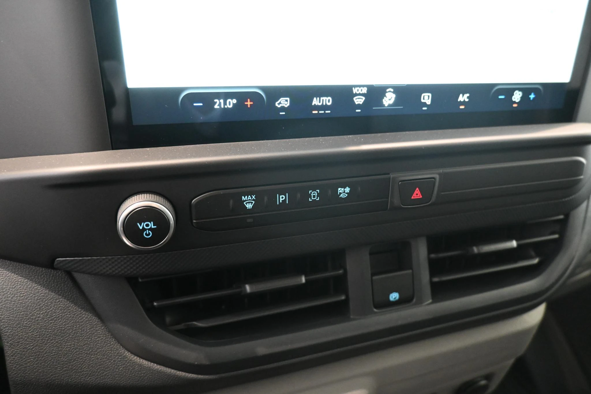Ford-E-Transit Custom-image-19