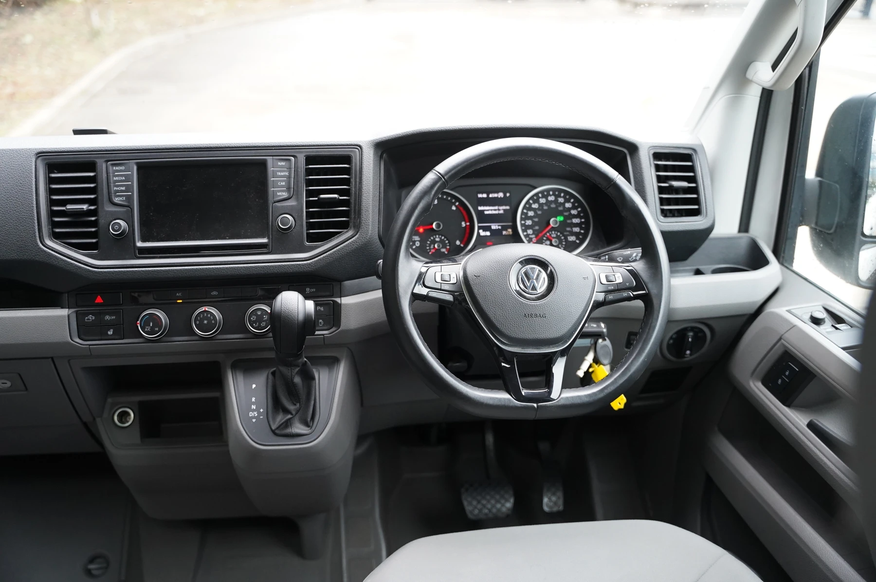 Volkswagen-California-image-8