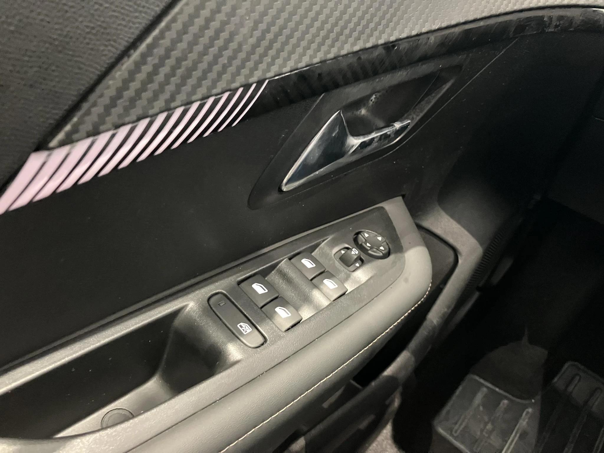 Peugeot-208-image-22