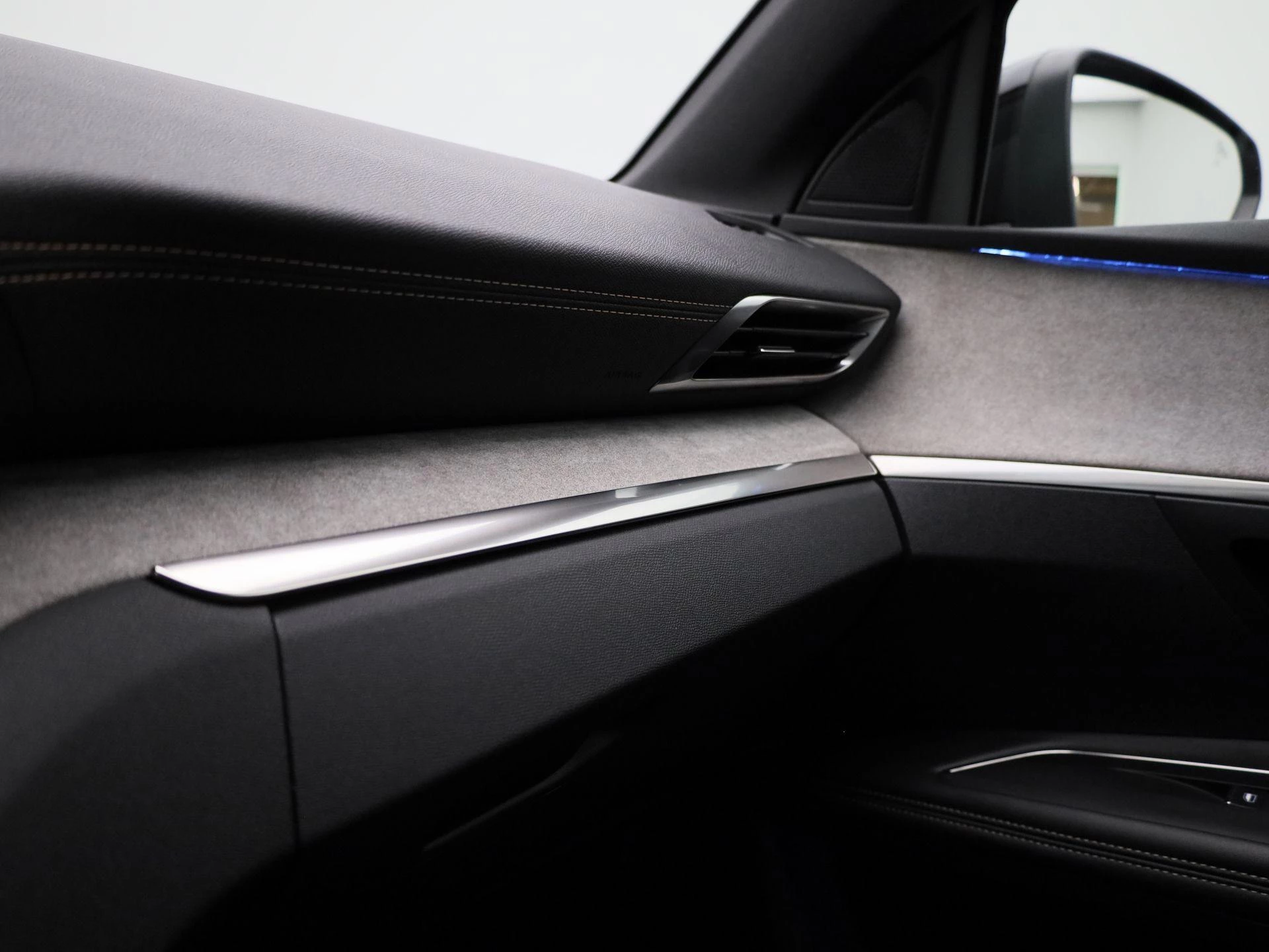 Peugeot 3008 1.6 HYBRID4 300 e-Auto8 GT