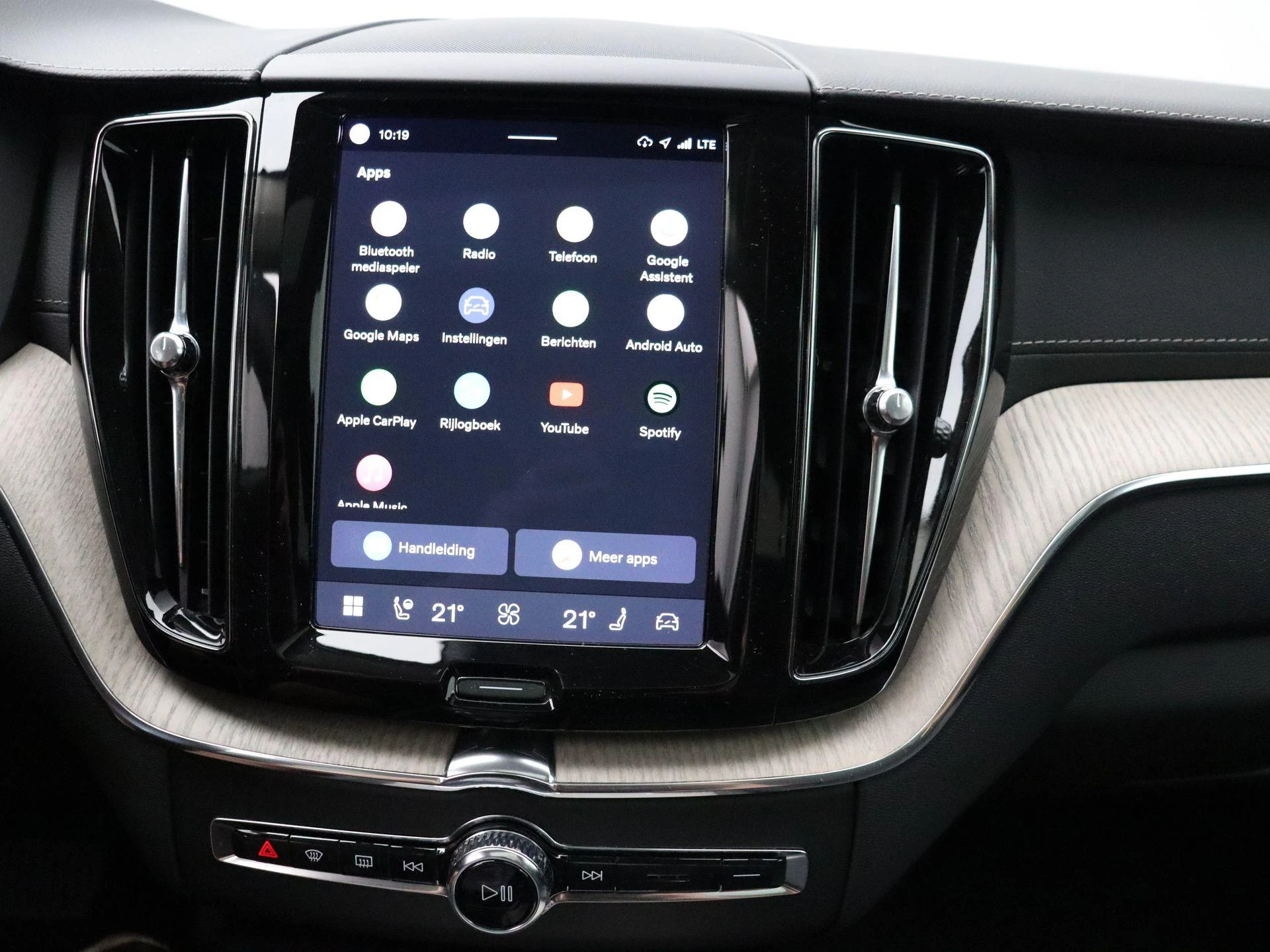 Volvo-XC60-image-21