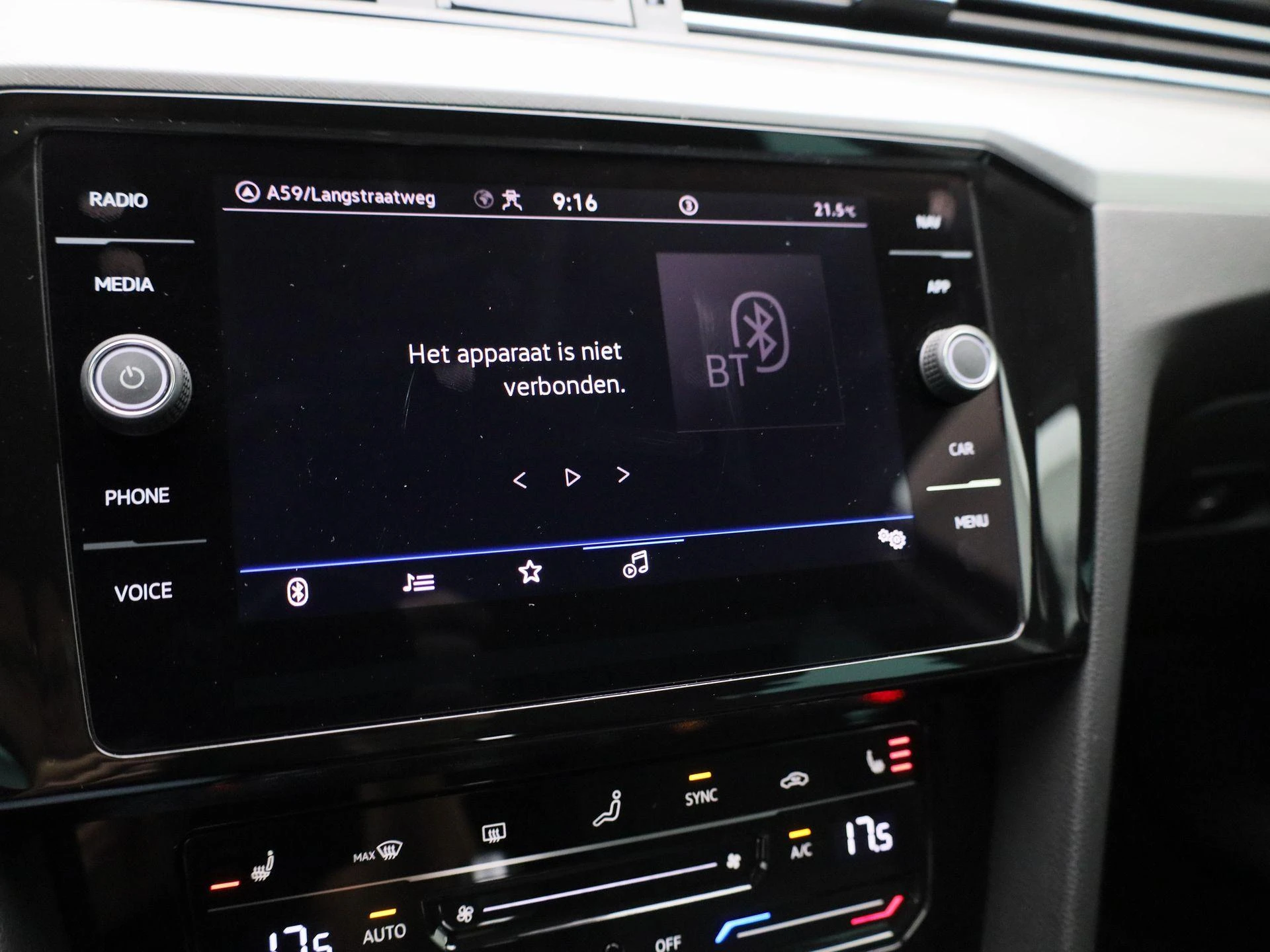 Volkswagen-Passat-image-23