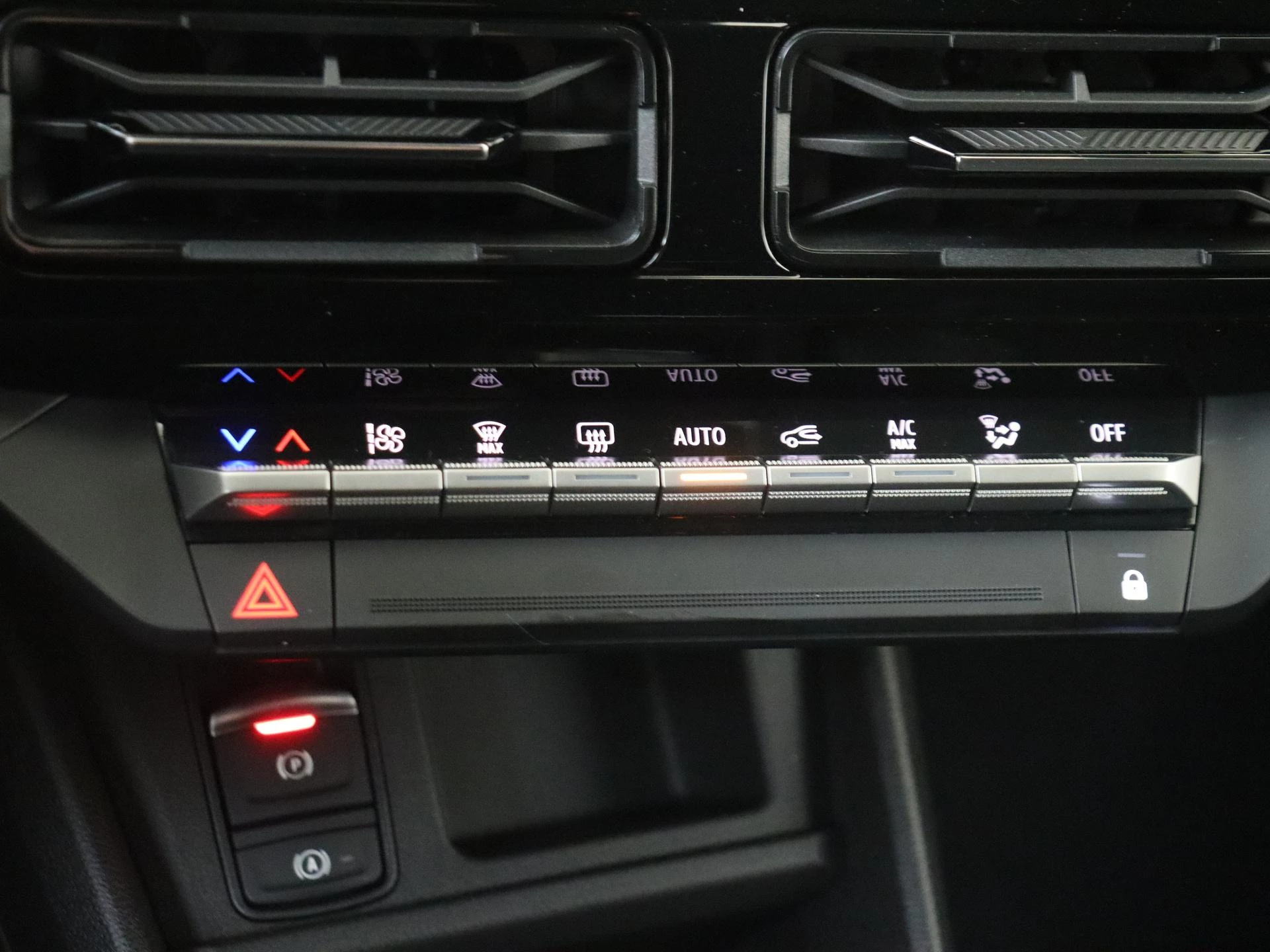 Nissan-Micra-image-21