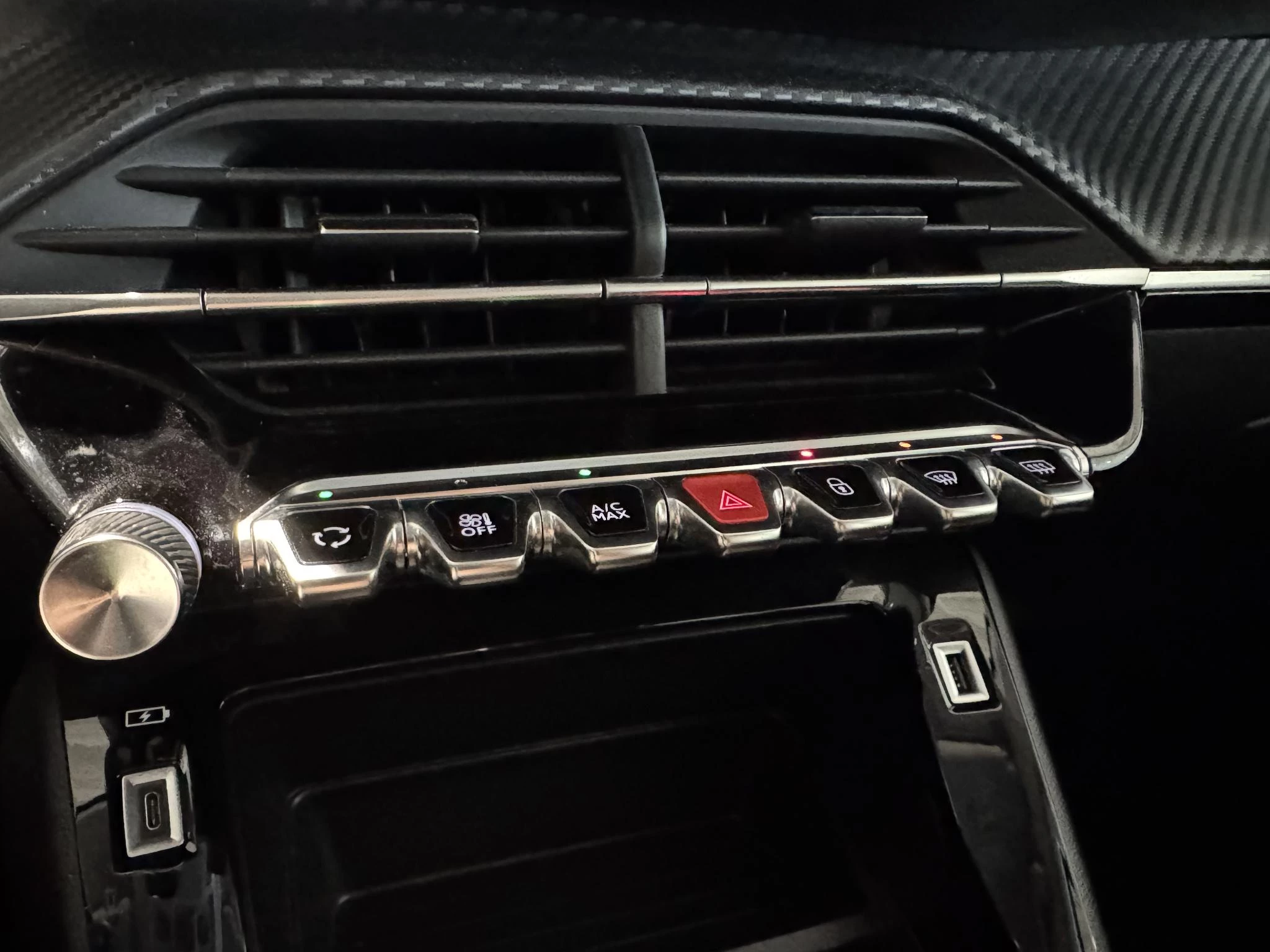 Peugeot-208-image-17