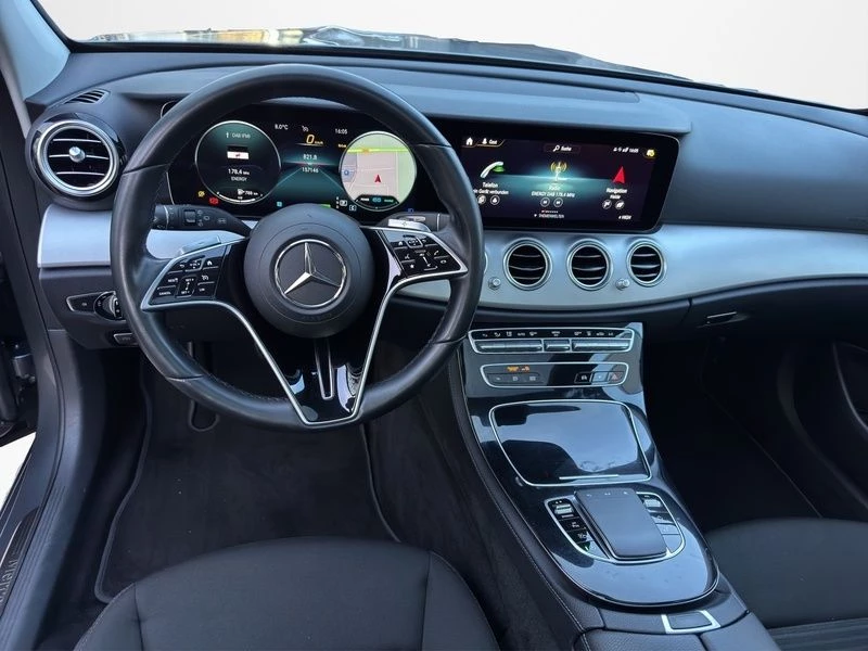 Mercedes-Benz E-Klasse 220 T d AVANTGARDE KAM PANO SHZ STANDHZG MBUX AVANTGARDE
