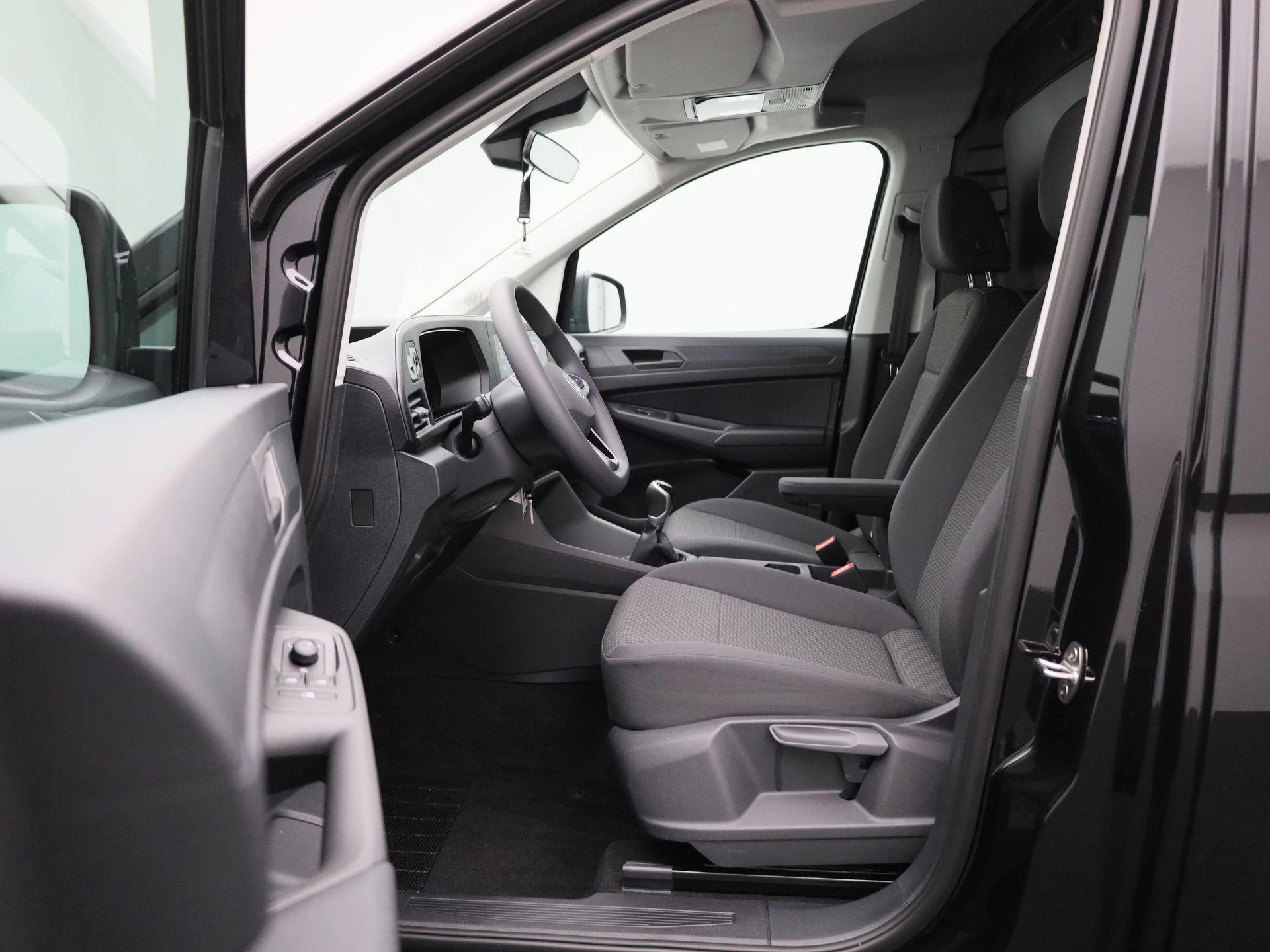 Volkswagen-Caddy-image-10