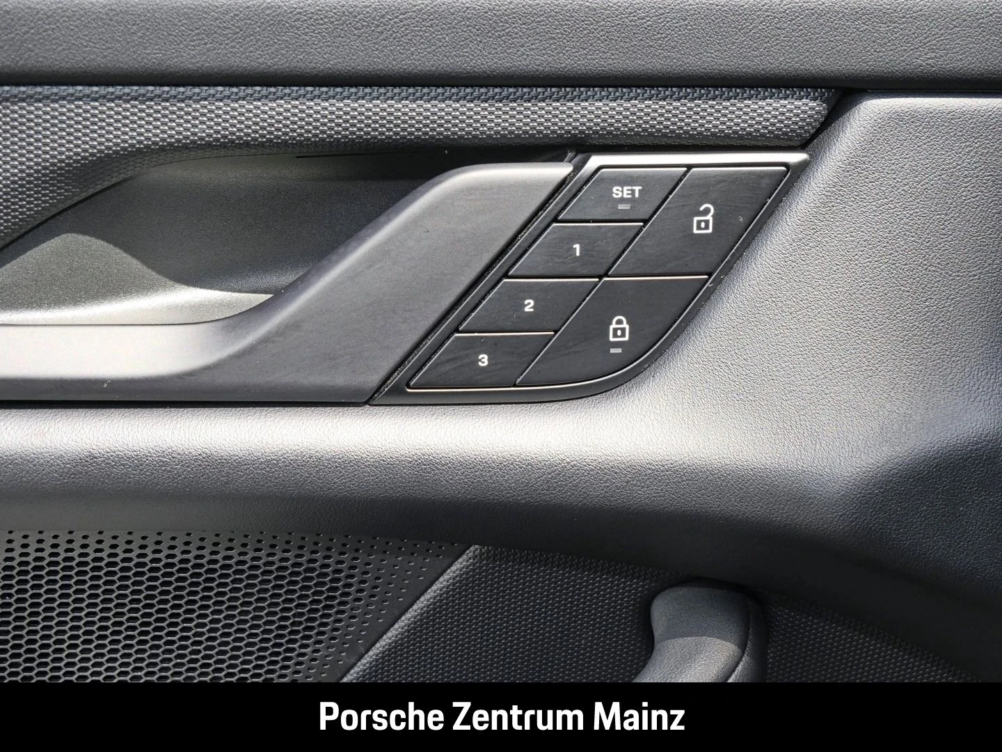 Porsche-Taycan-image-29