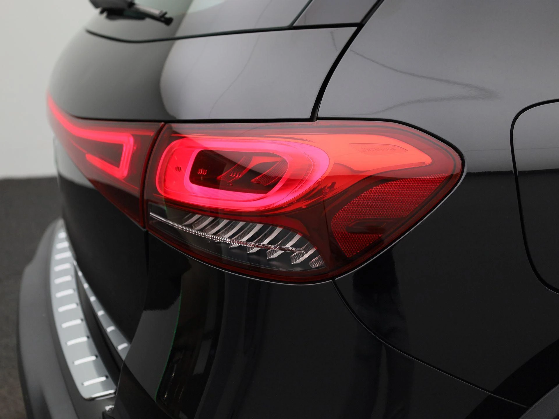 Mercedes-Benz-EQA-image-38