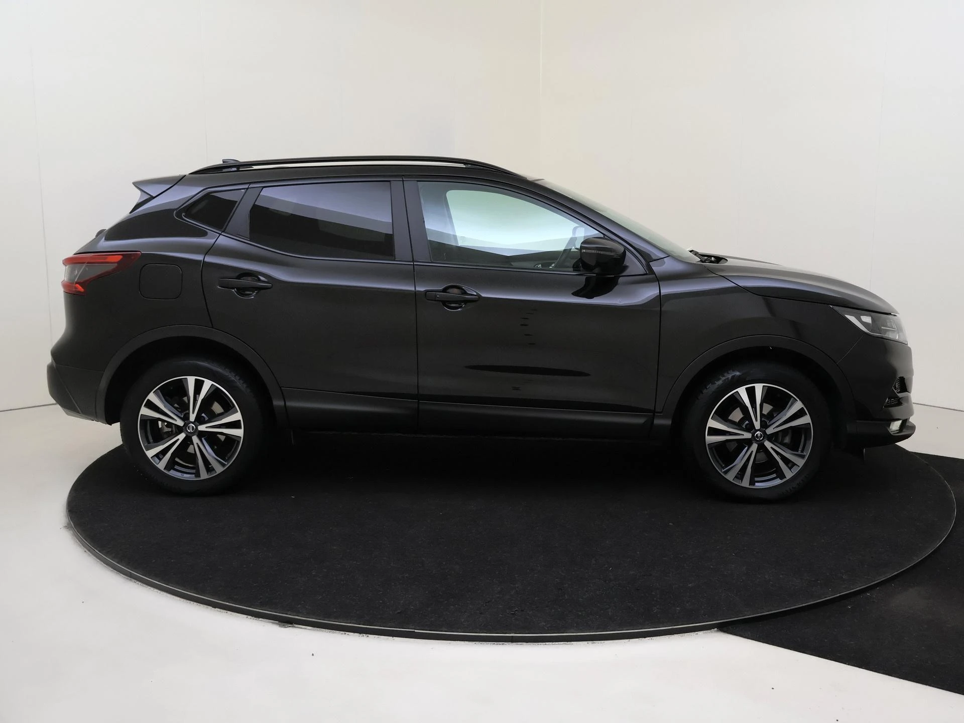 Nissan-QASHQAI-image-8