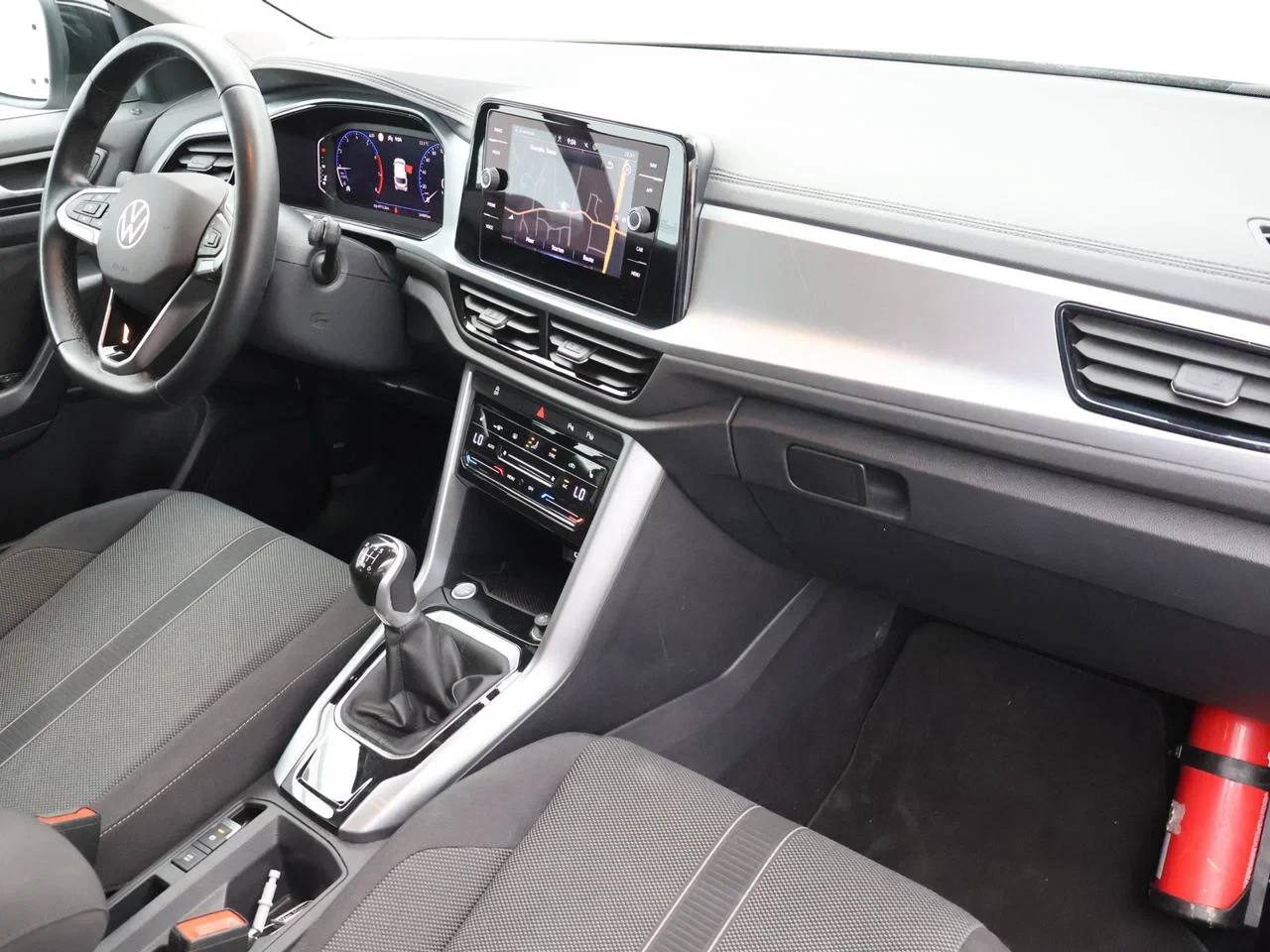 Volkswagen-T-Roc-image-11