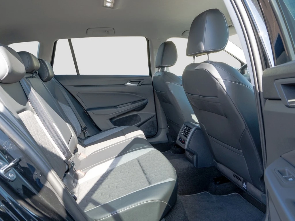 Volkswagen-Golf-image-8