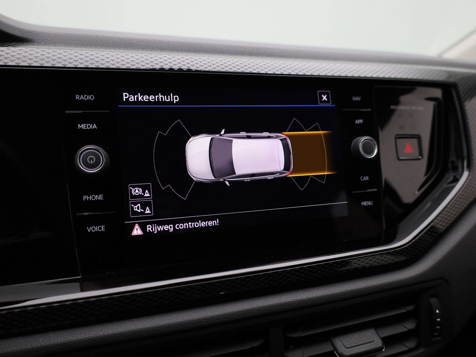 Volkswagen-Polo-image-22