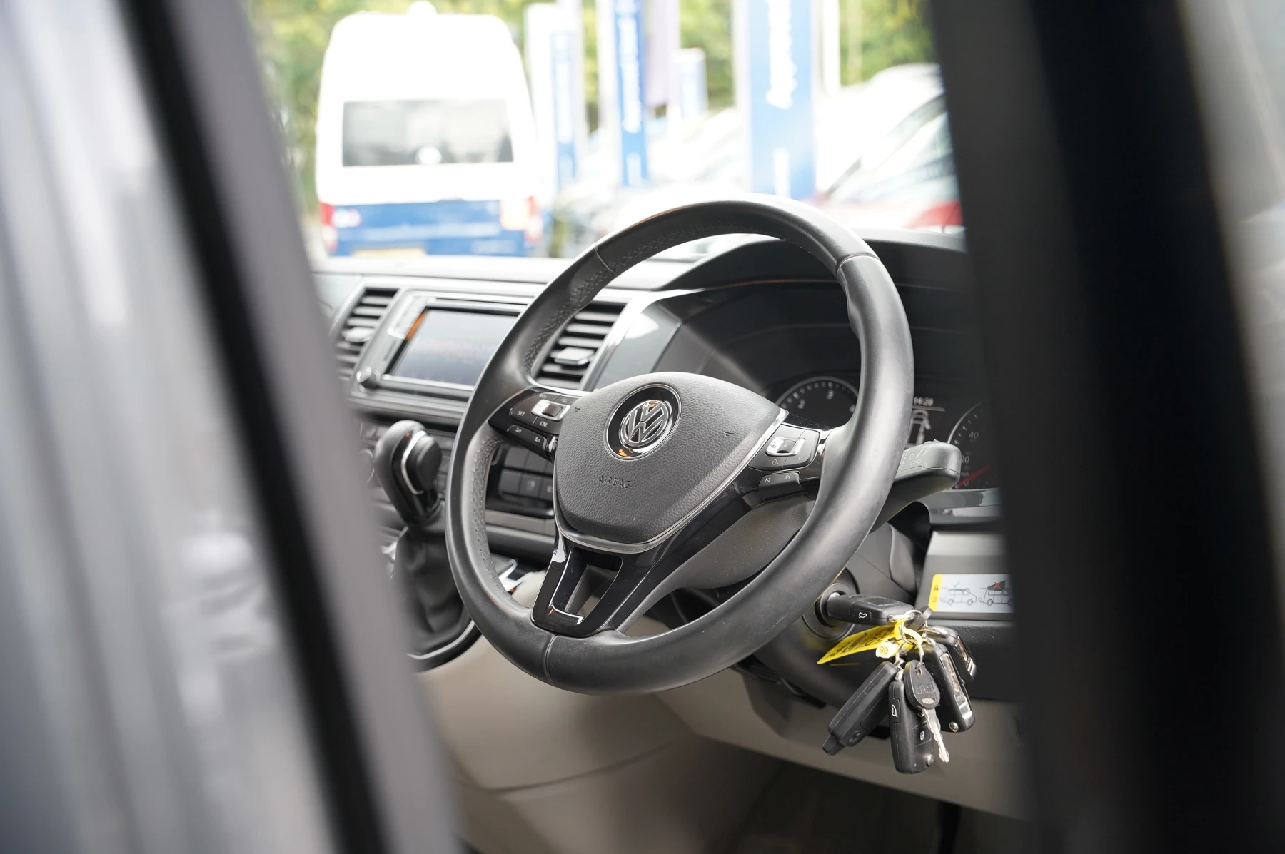 Volkswagen-California-image-15
