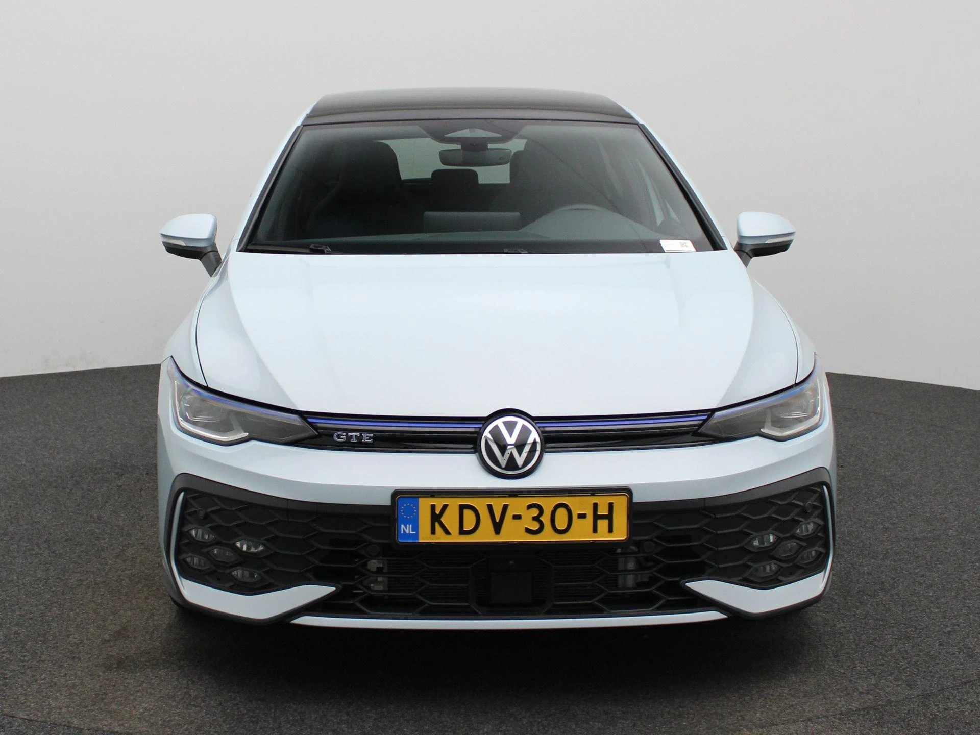 Volkswagen-Golf-image-2