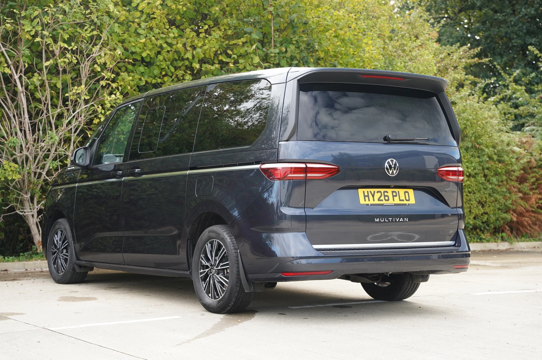 Volkswagen-Multivan-image-2