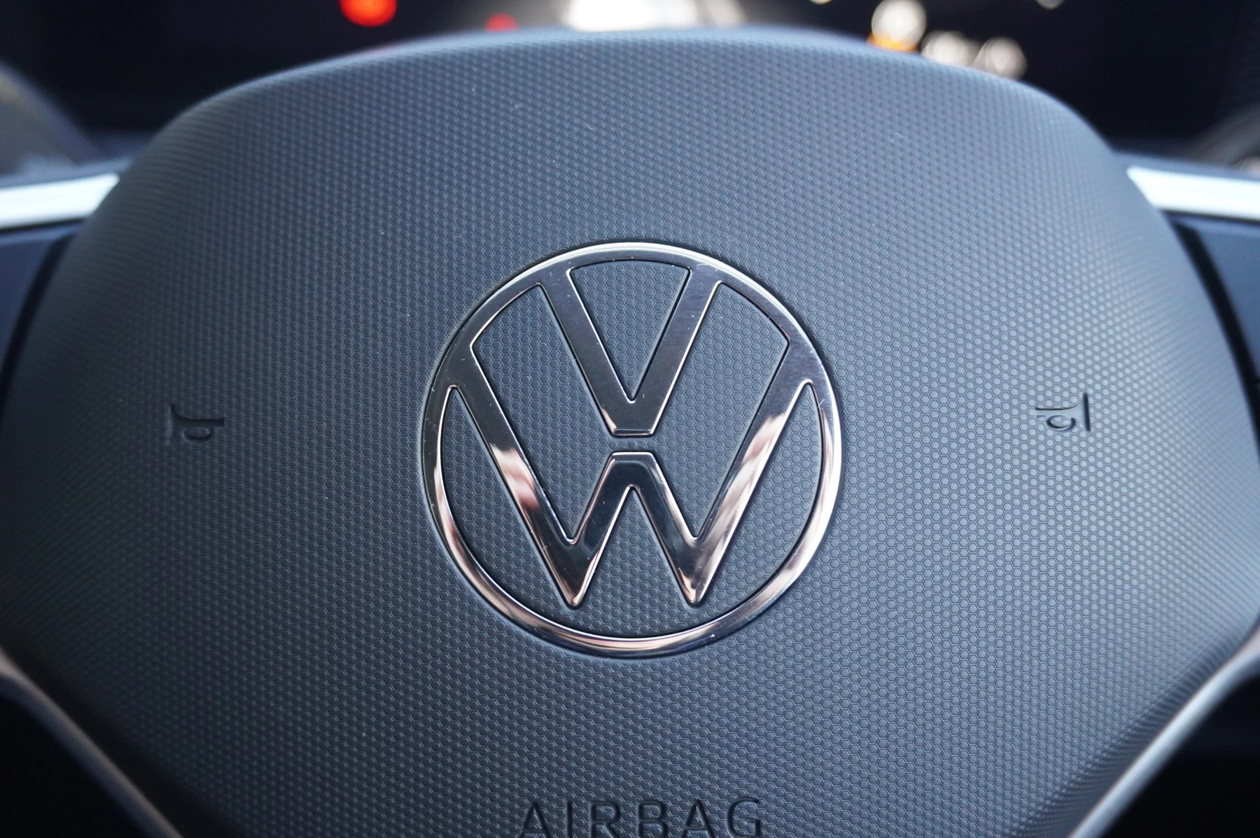 Volkswagen-Tiguan-image-28