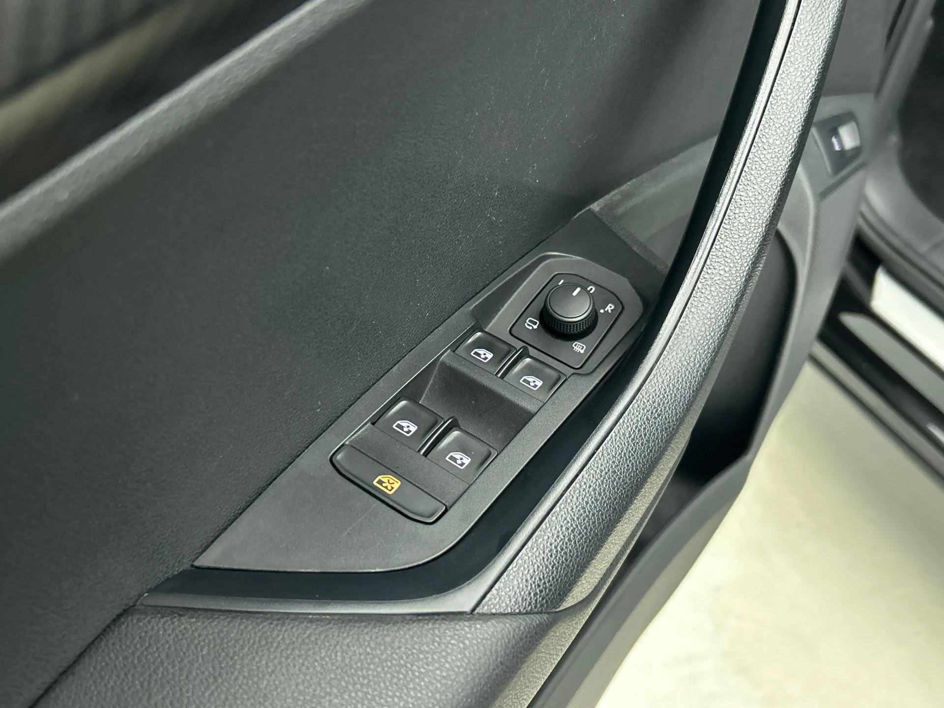 Škoda Karoq 1.5 TSI ACT Sportline Business