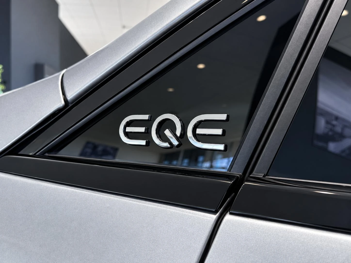 Mercedes-Benz-EQE-image-20