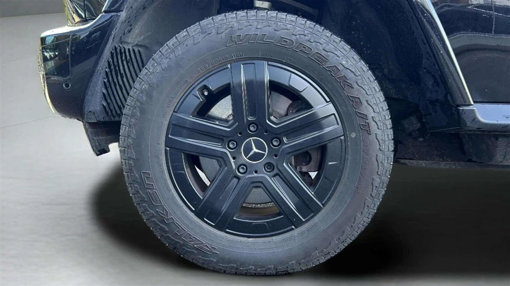 Mercedes-Benz-G-Klasse-image-8