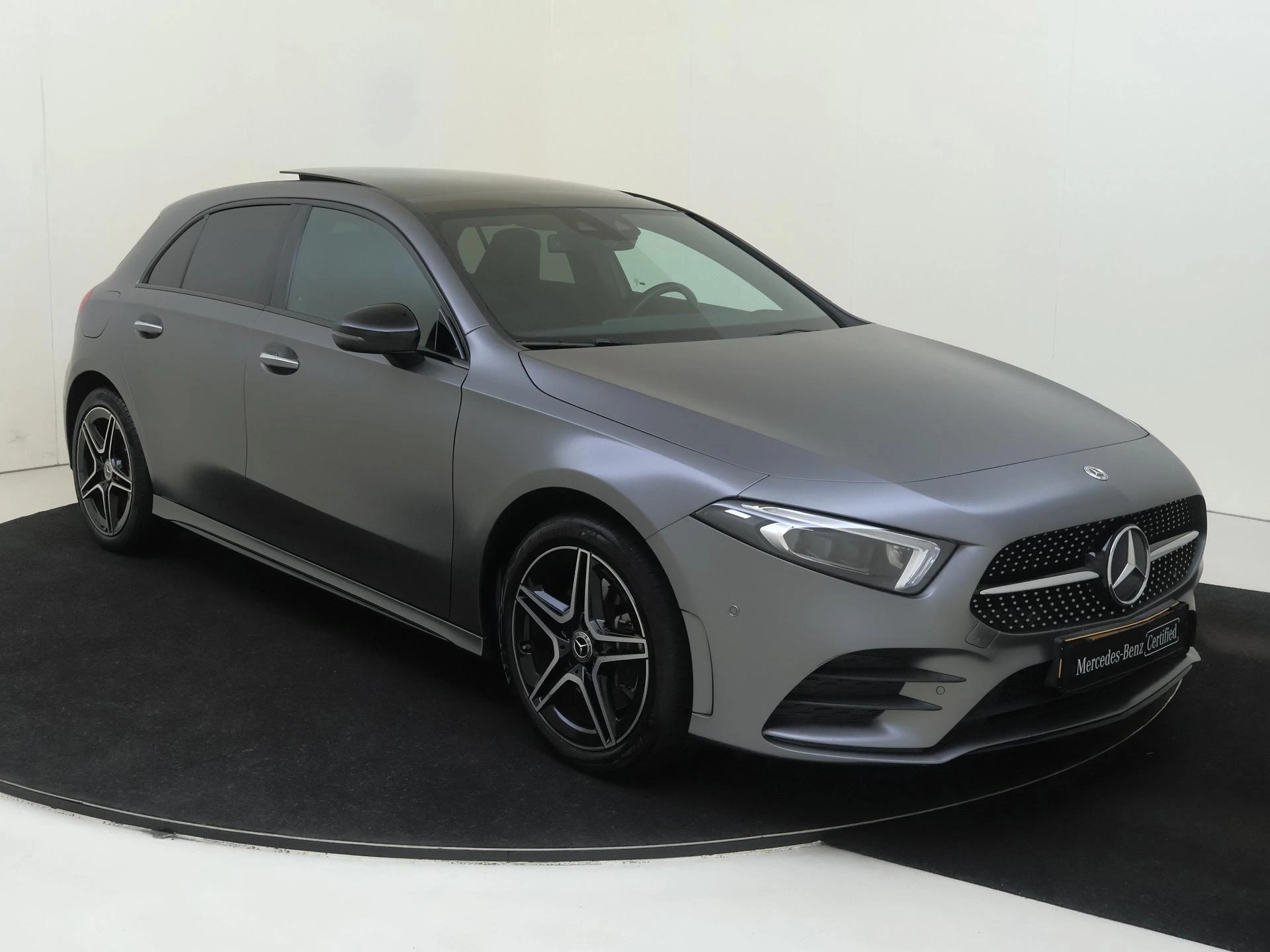 Mercedes-Benz-A-Klasse-image-1