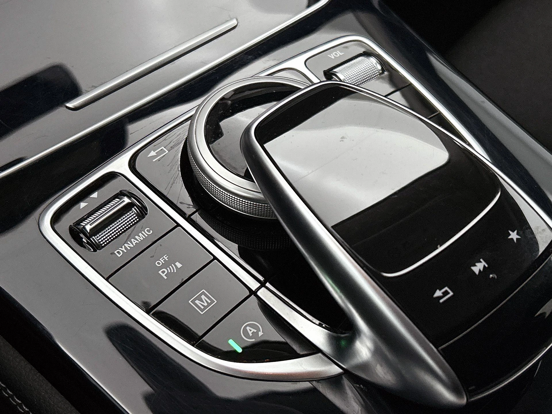 Mercedes-Benz-GLC-image-9