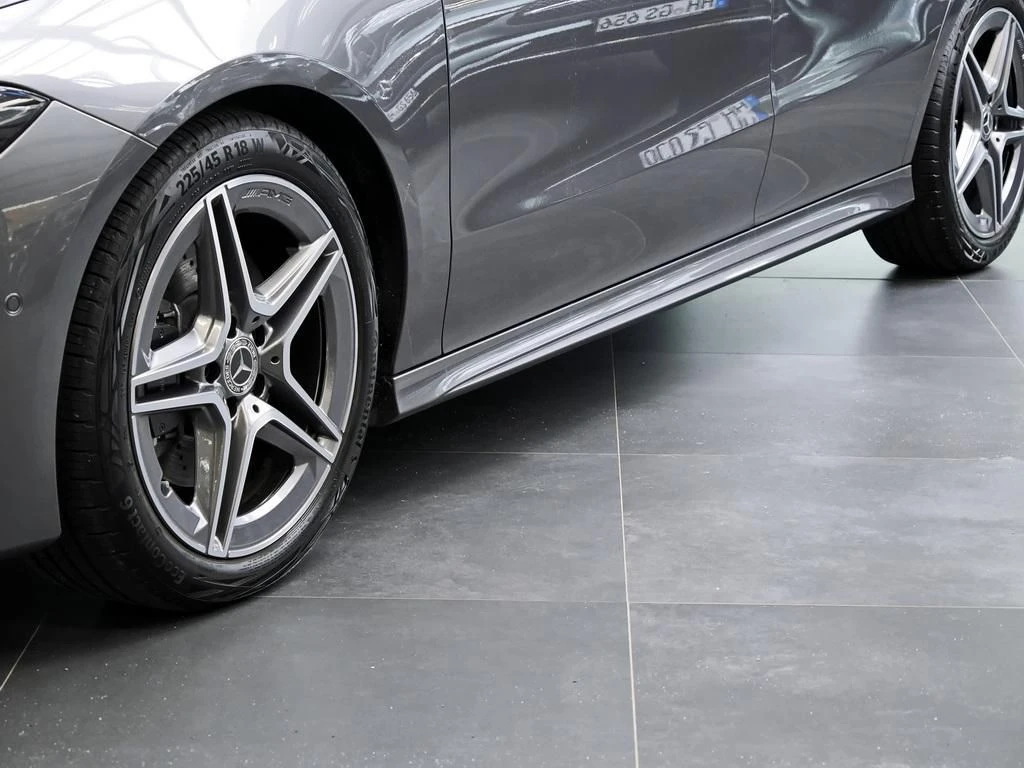 Mercedes-Benz-CLA 200 d-image-6