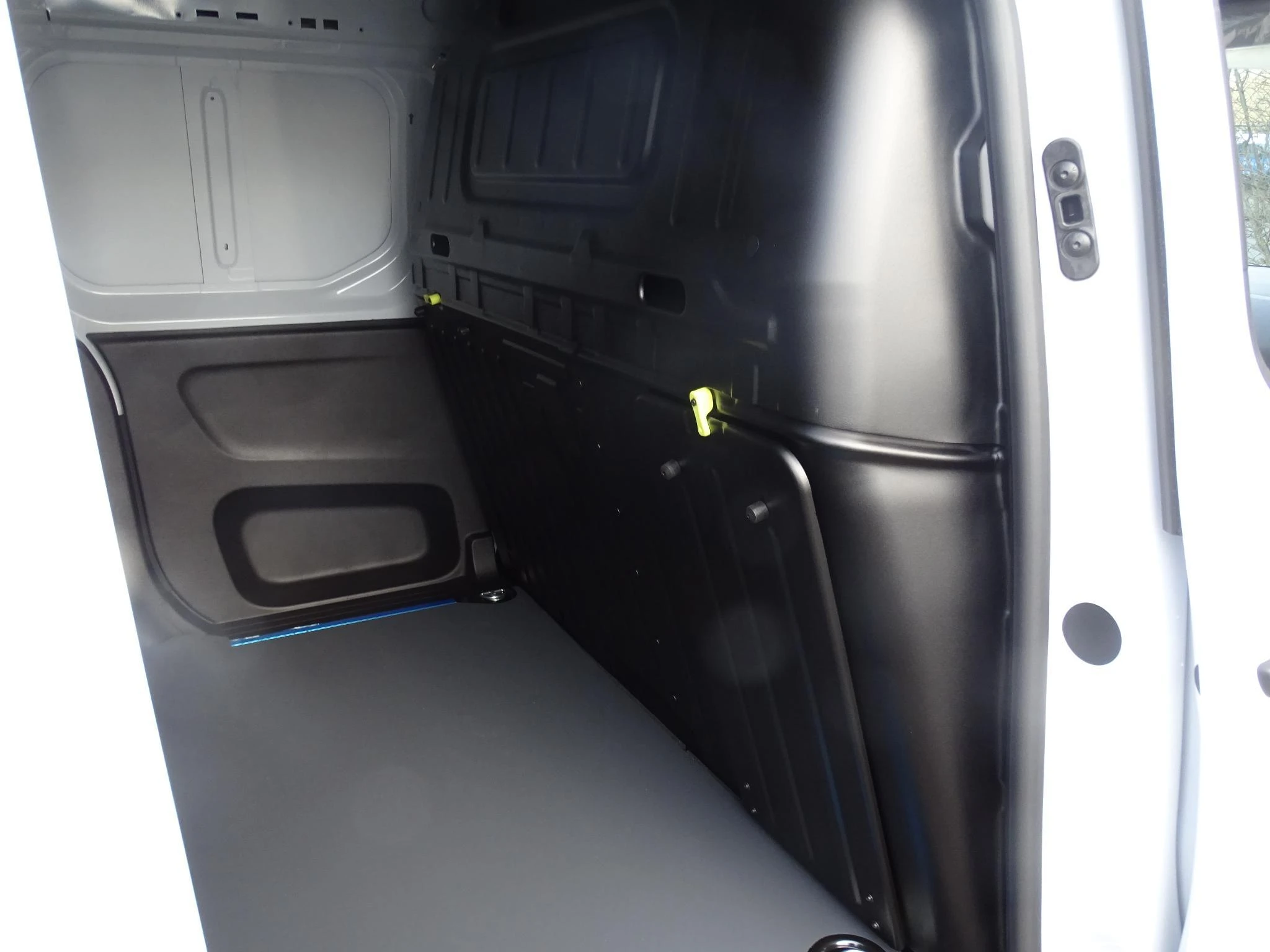 Opel-Combo-image-13