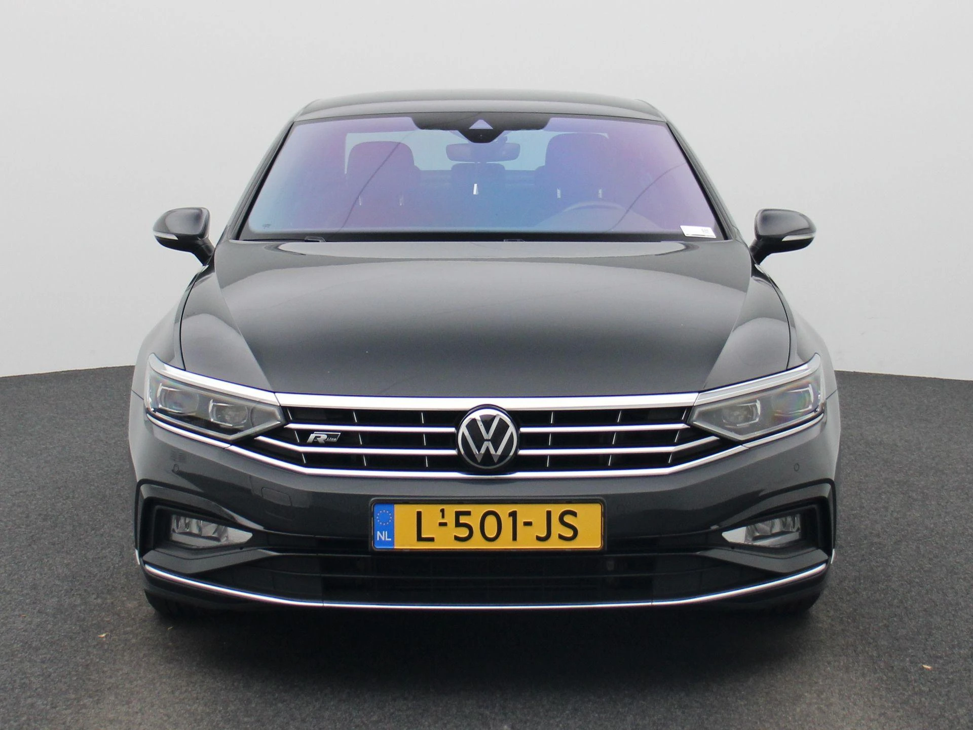 Volkswagen Passat 1.5 TSI R-Line Business +