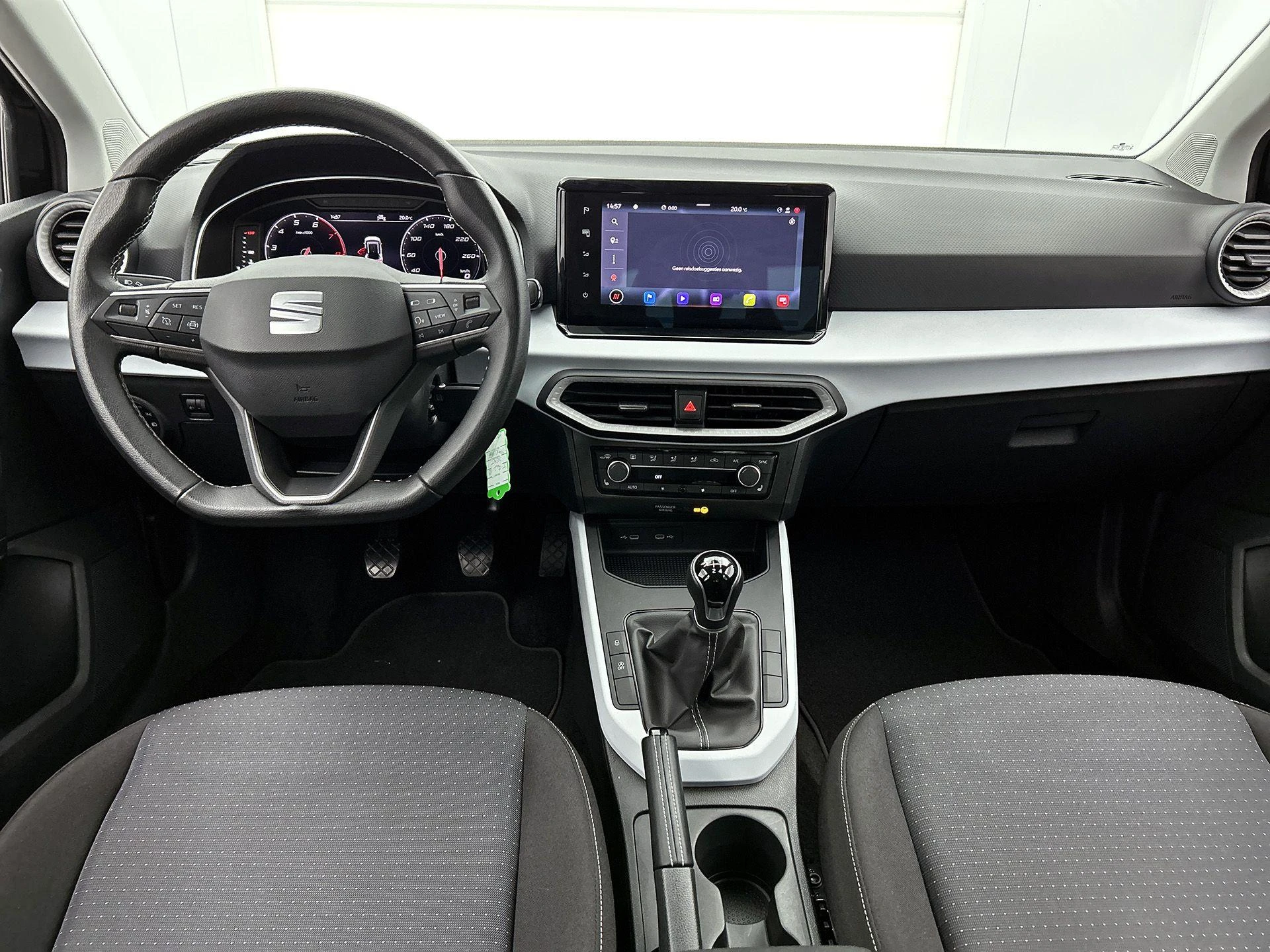 SEAT-Arona-image-22