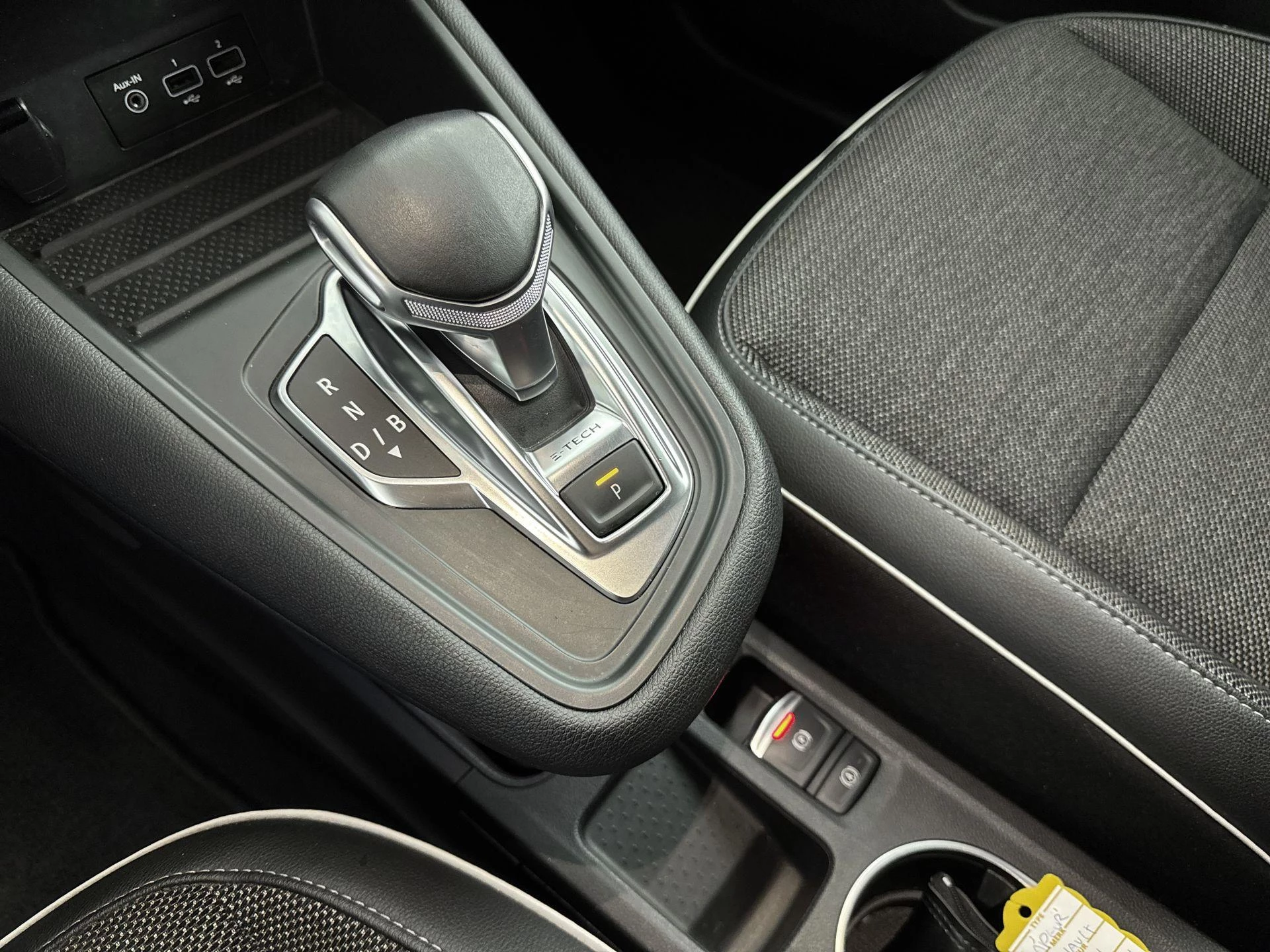 Renault-Captur-image-12