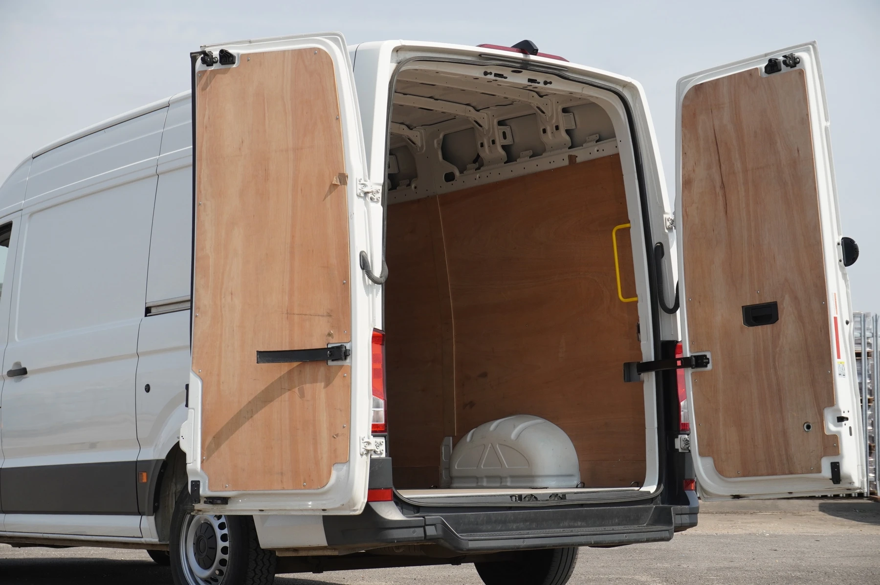 Volkswagen-Crafter-image-23