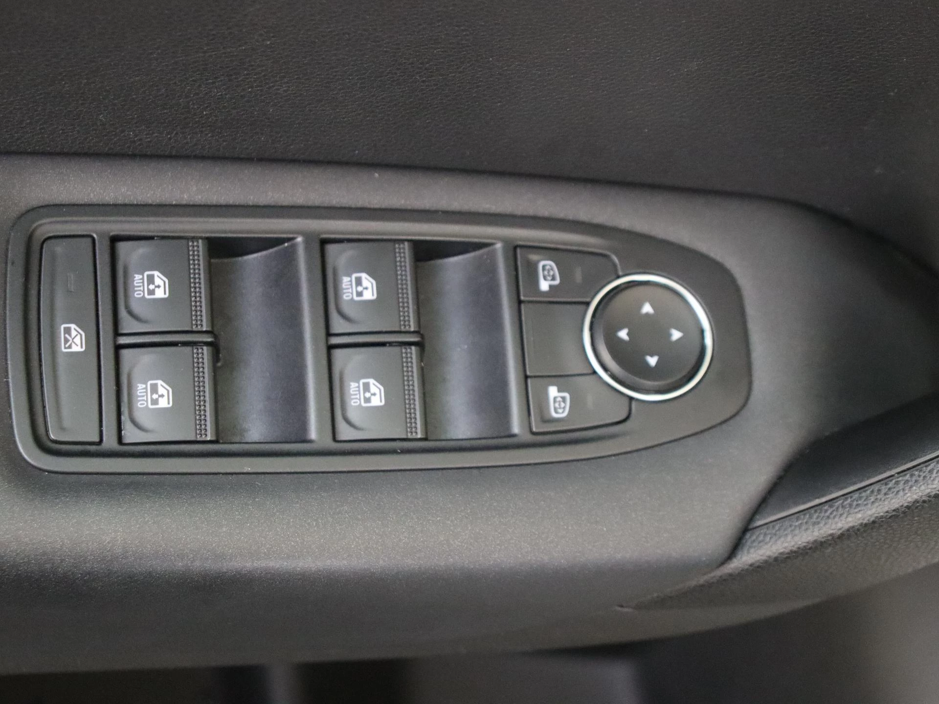 Renault-Captur-image-24