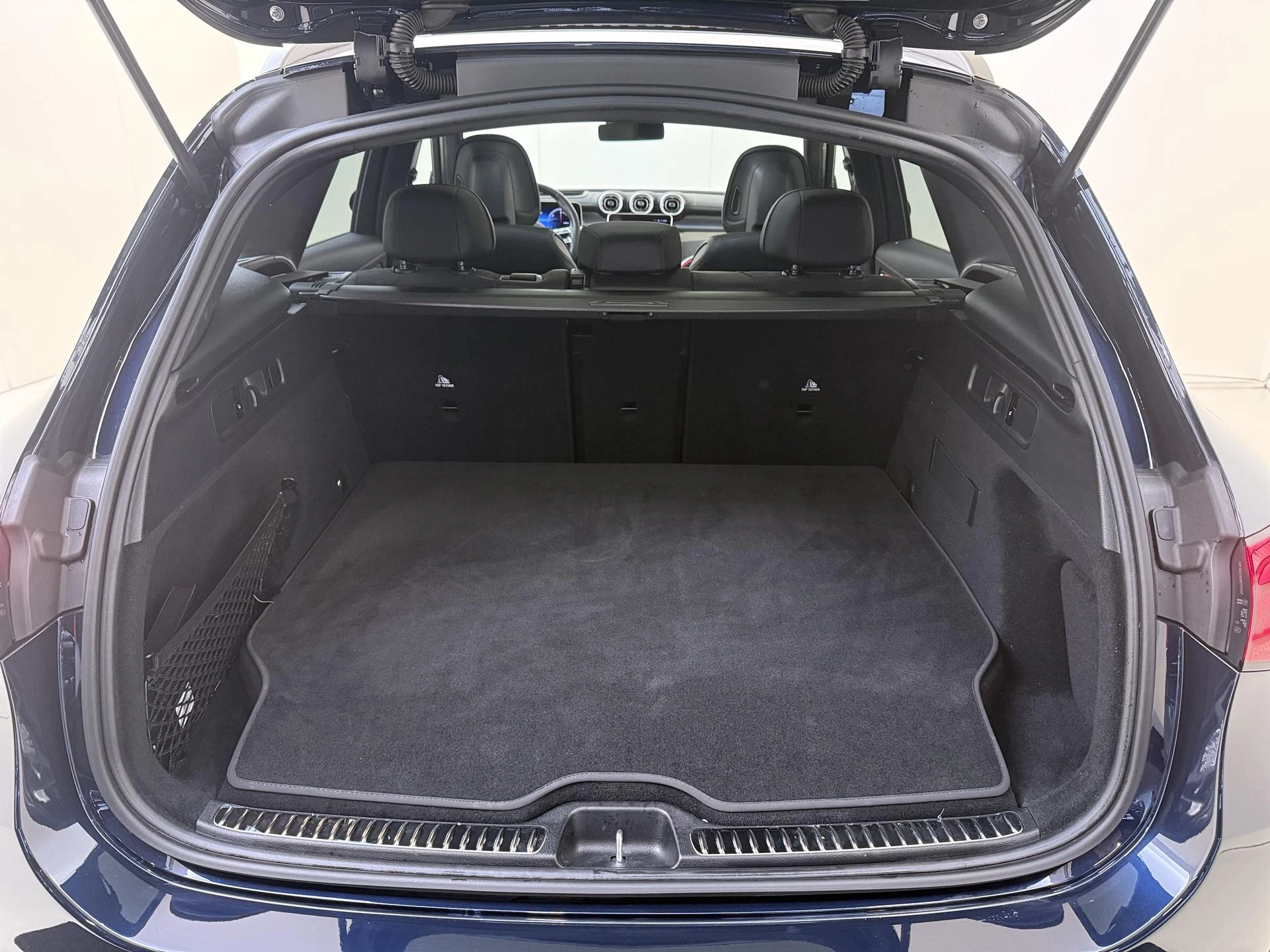 Mercedes-Benz-GLC-image-31
