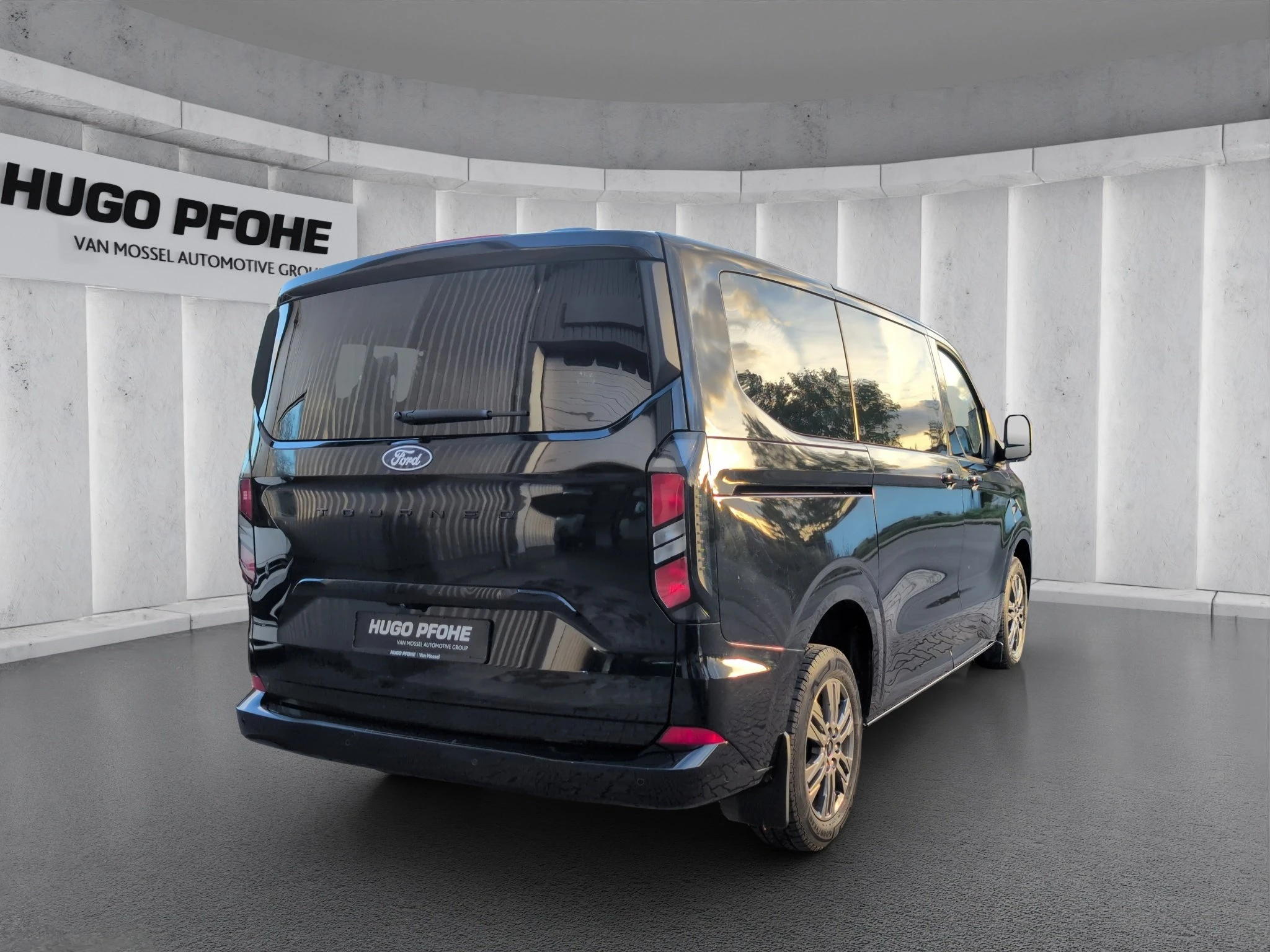 Ford-Tourneo Custom-image-4