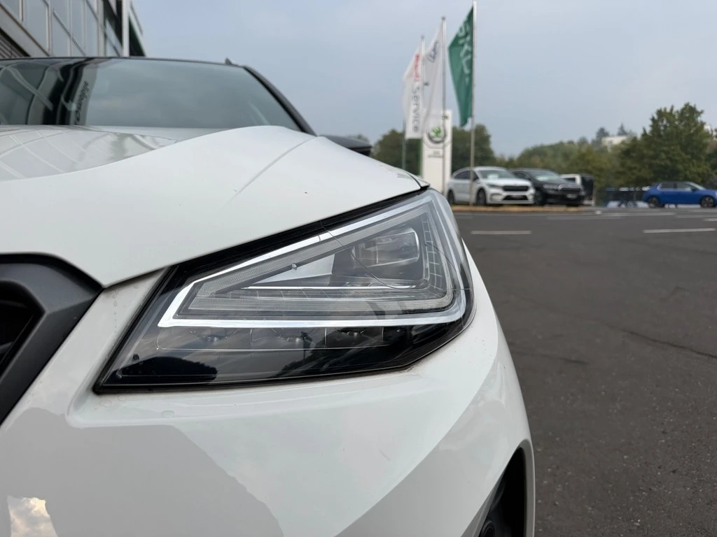 SEAT-Arona-image-1