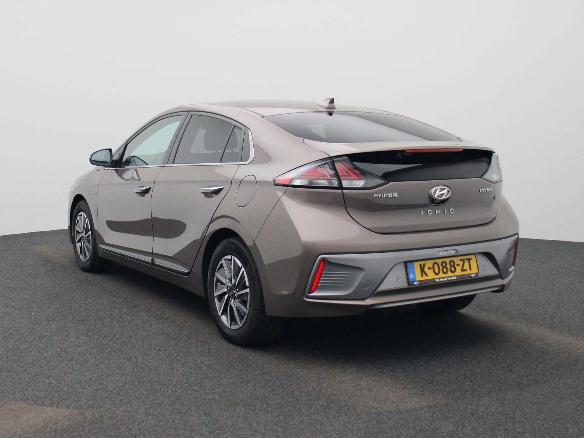 Hyundai-IONIQ-image-1