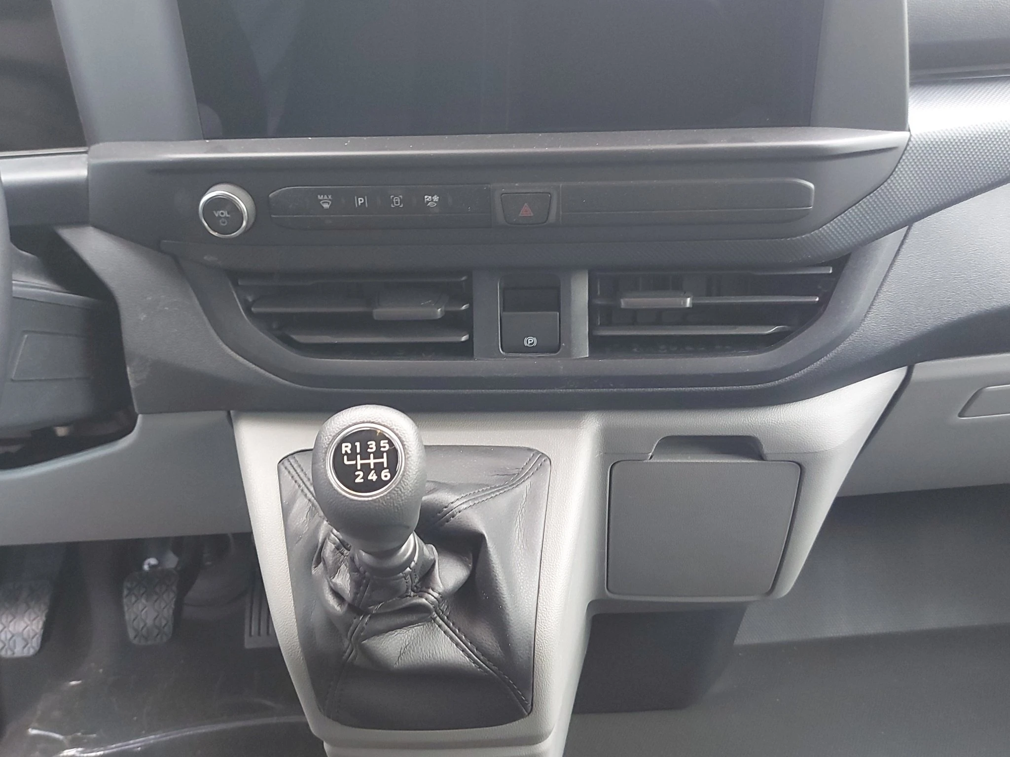 Ford-Transit Custom-image-13