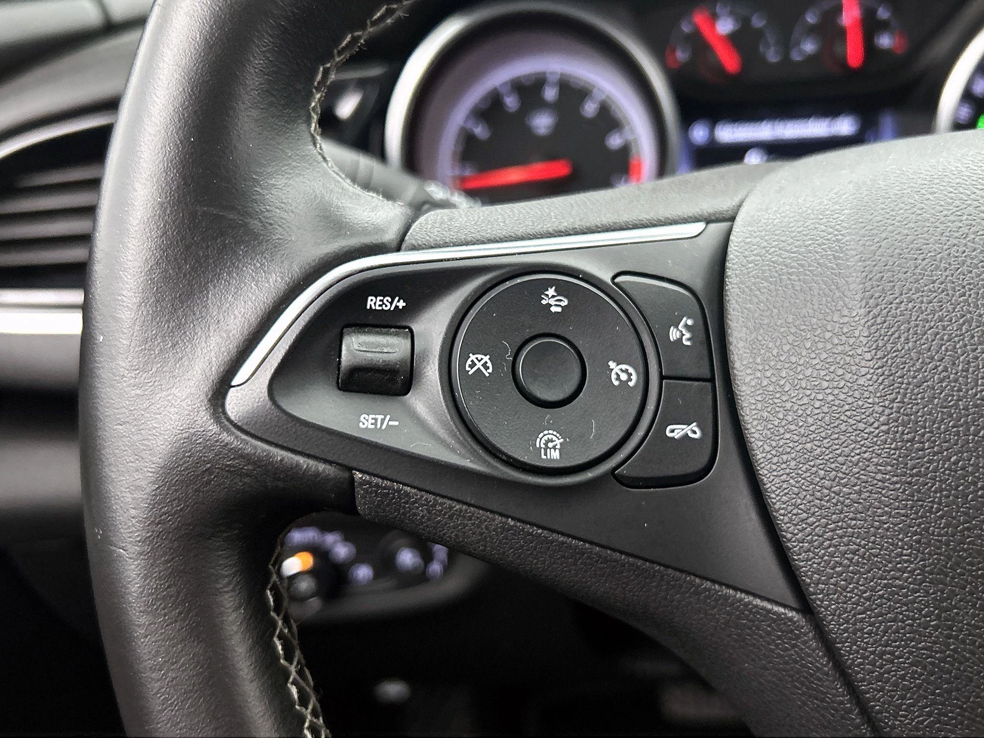 Opel-Insignia-image-5