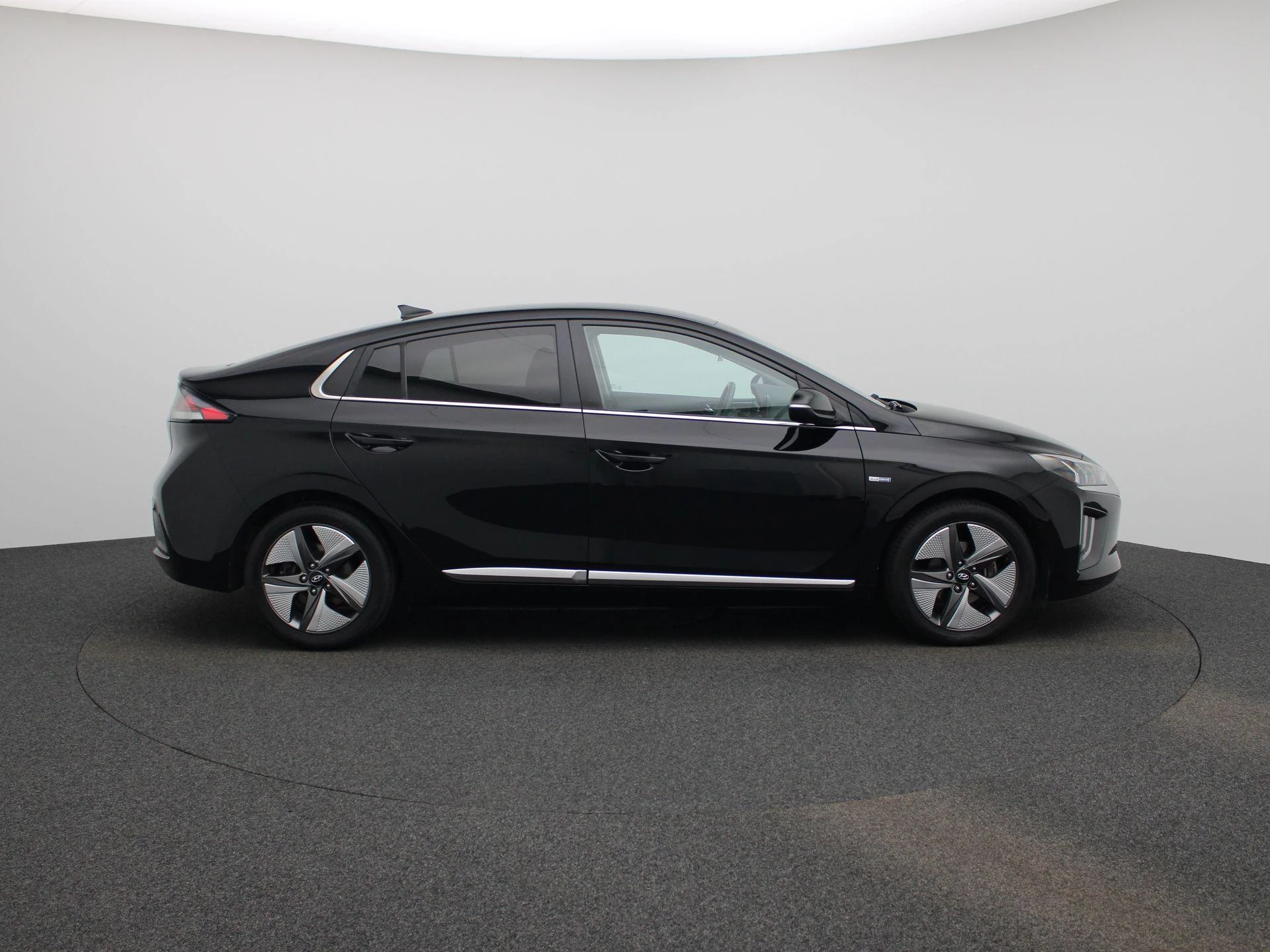 Hyundai-IONIQ-image-5