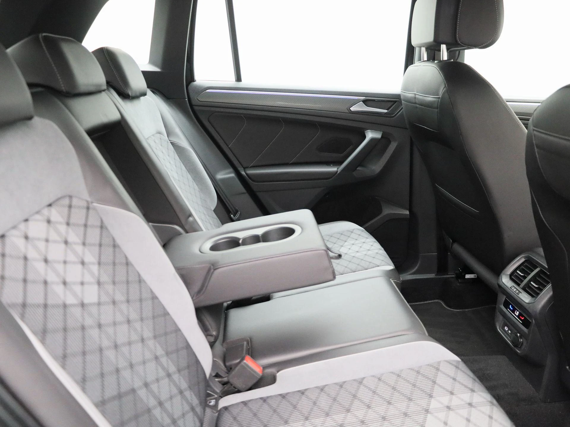 Volkswagen-Tiguan-image-44