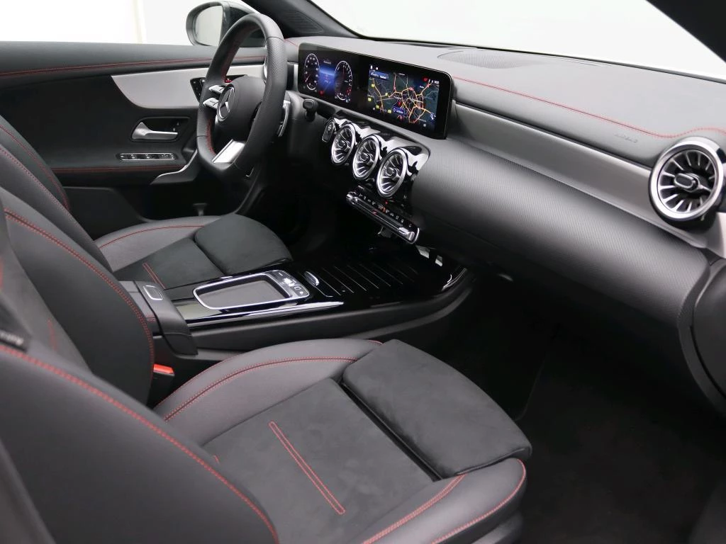 Mercedes-Benz-CLA-image-7