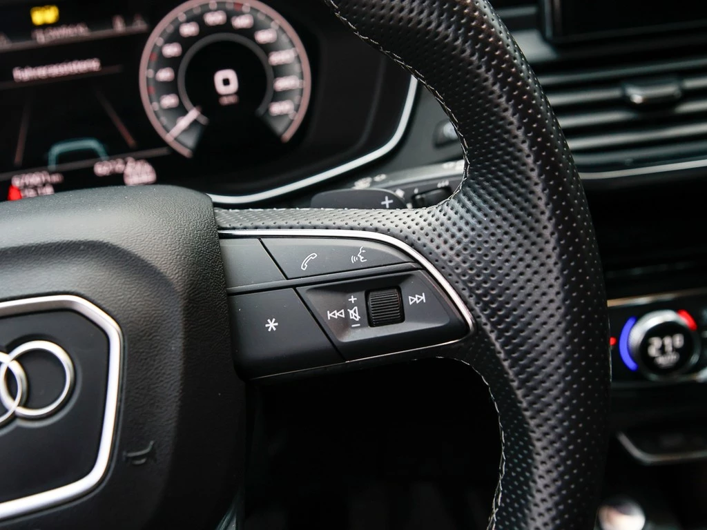 Audi Q5 55 TFSIe S line Matrix AHK B&O Business