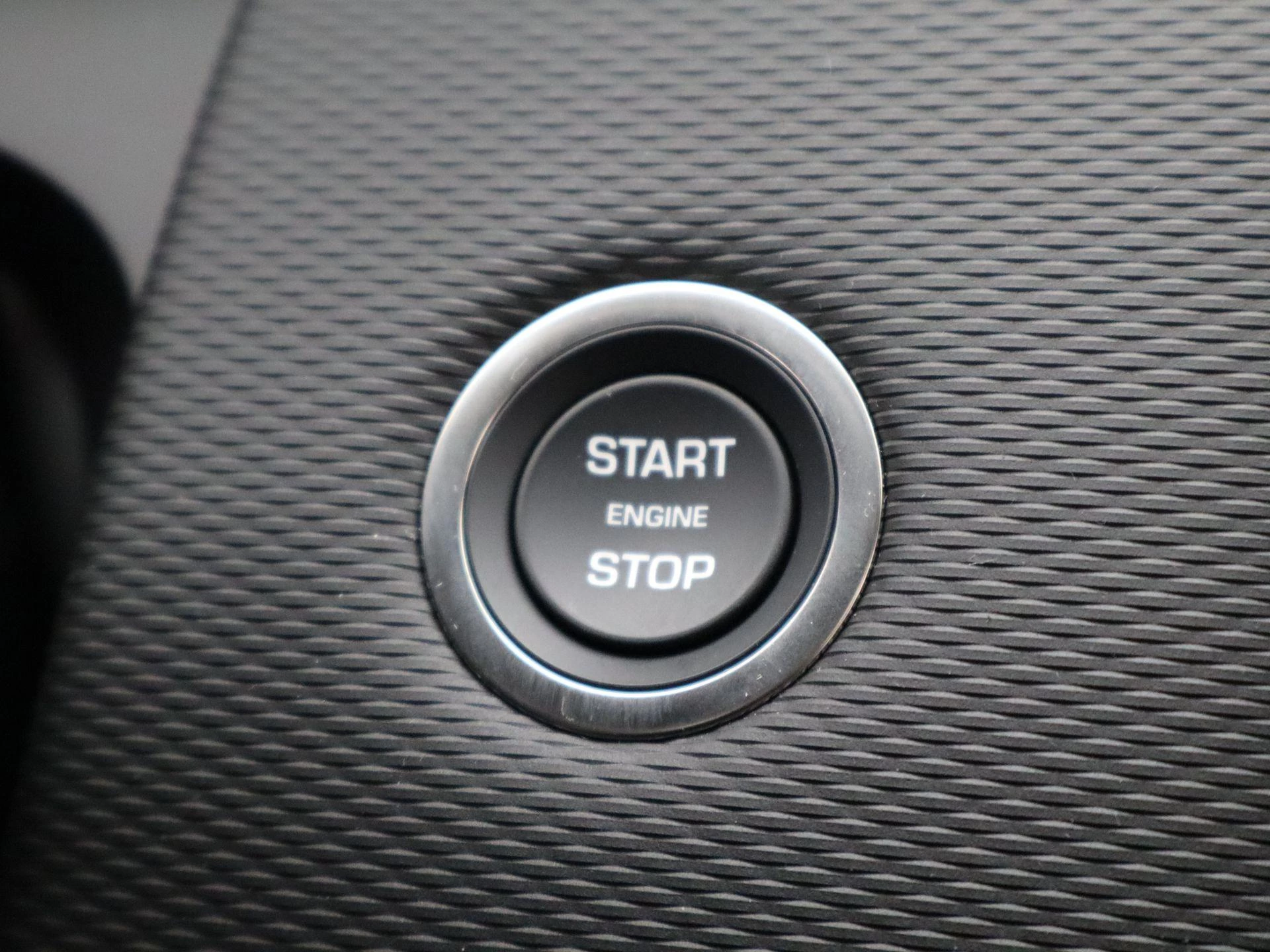 Land Rover-Discovery Sport-image-16