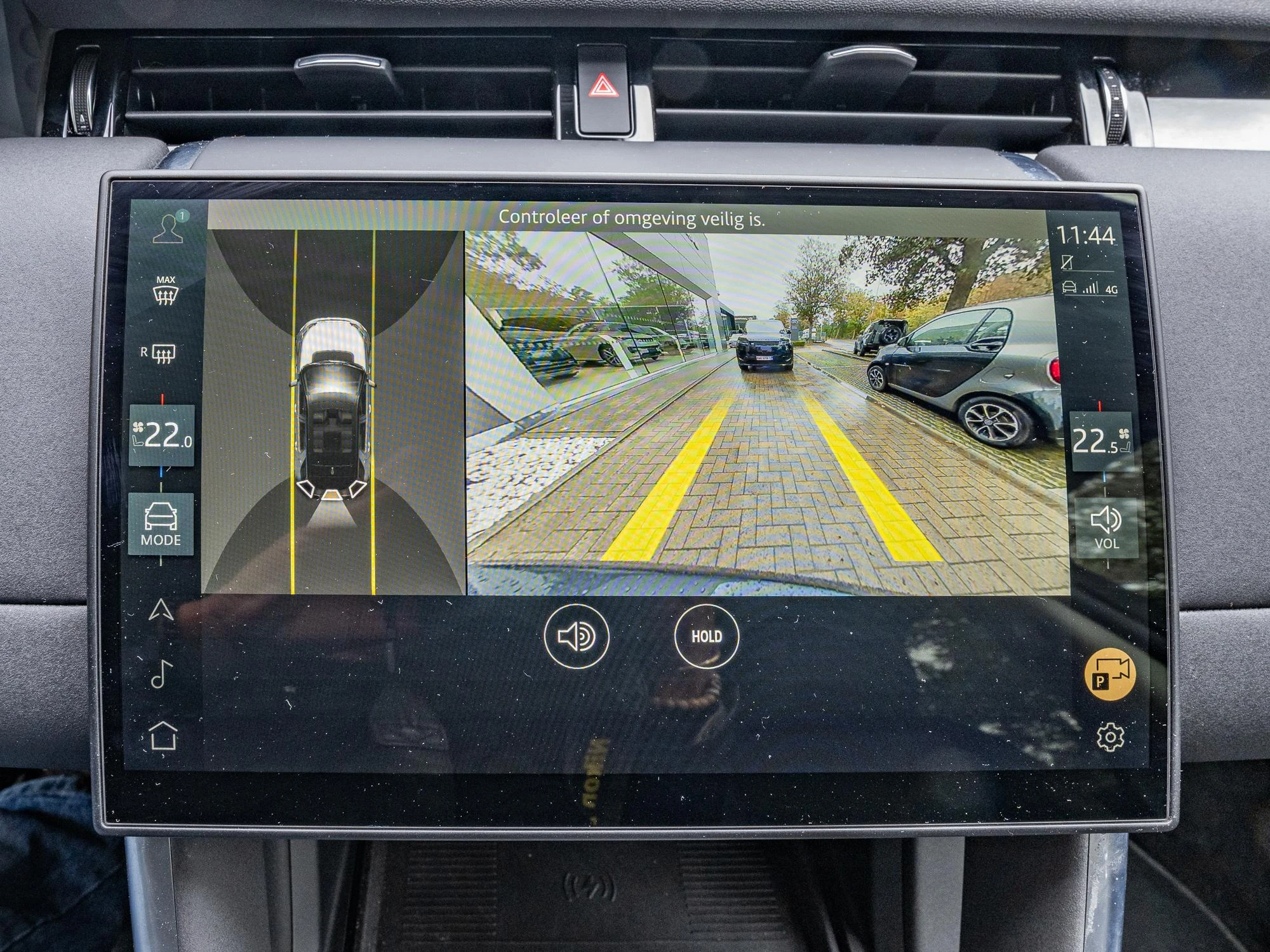 Land Rover-Discovery Sport-image-14