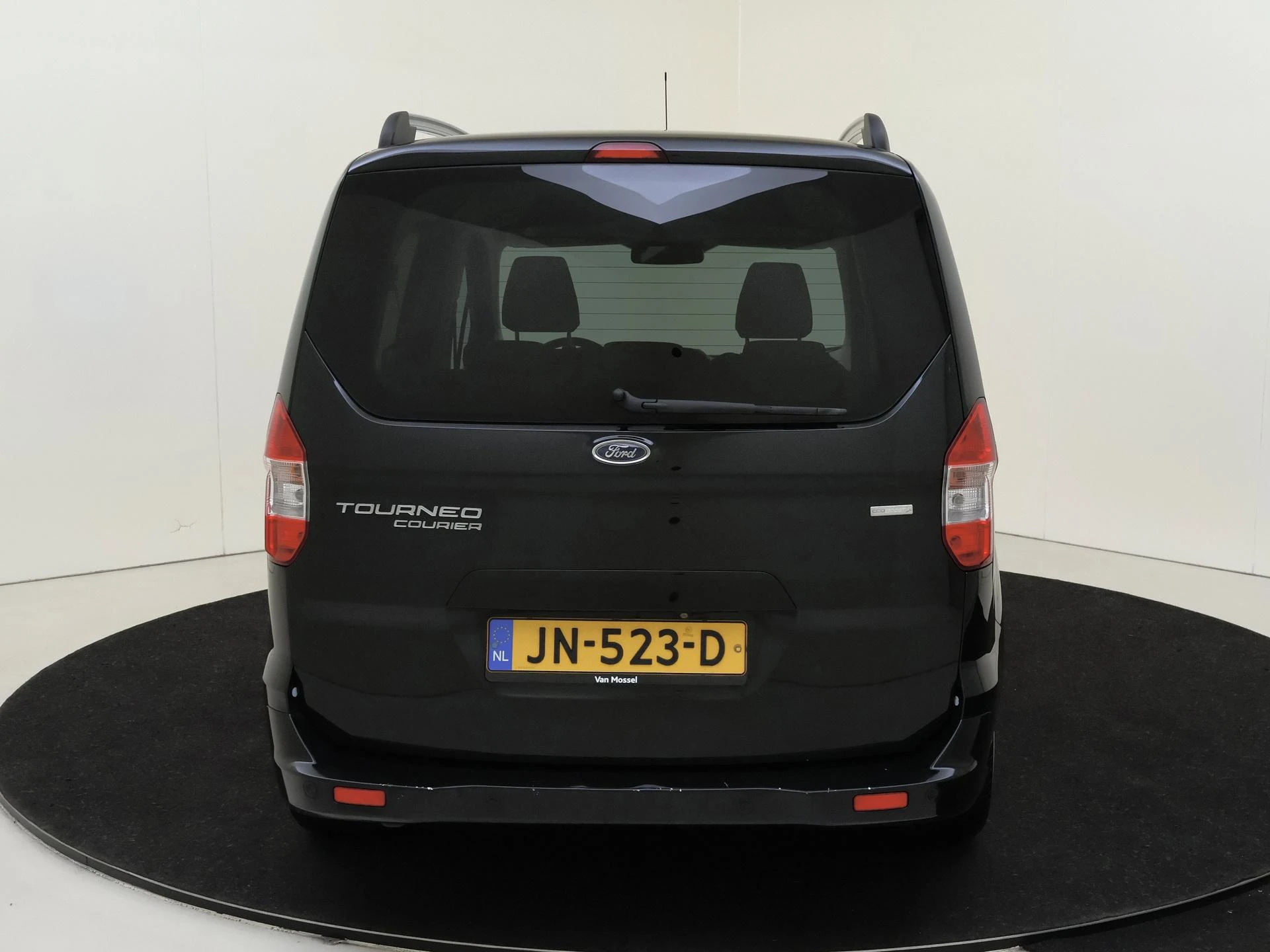 Ford-Tourneo Courier-image-6