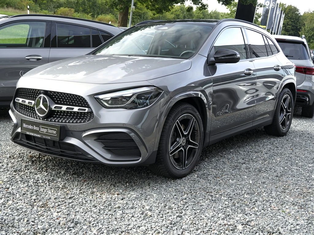 Mercedes-Benz-GLA 200 d-image-7