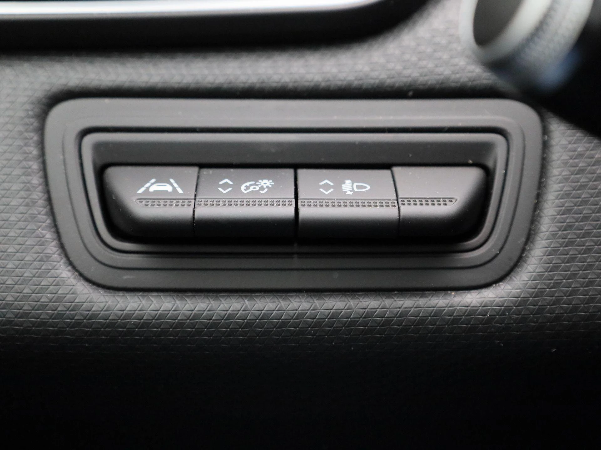 Renault-Clio-image-23
